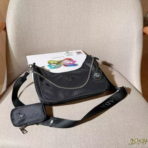 프라다 나일론 방수 원단 삼합일 체인 스트랩 숄더백