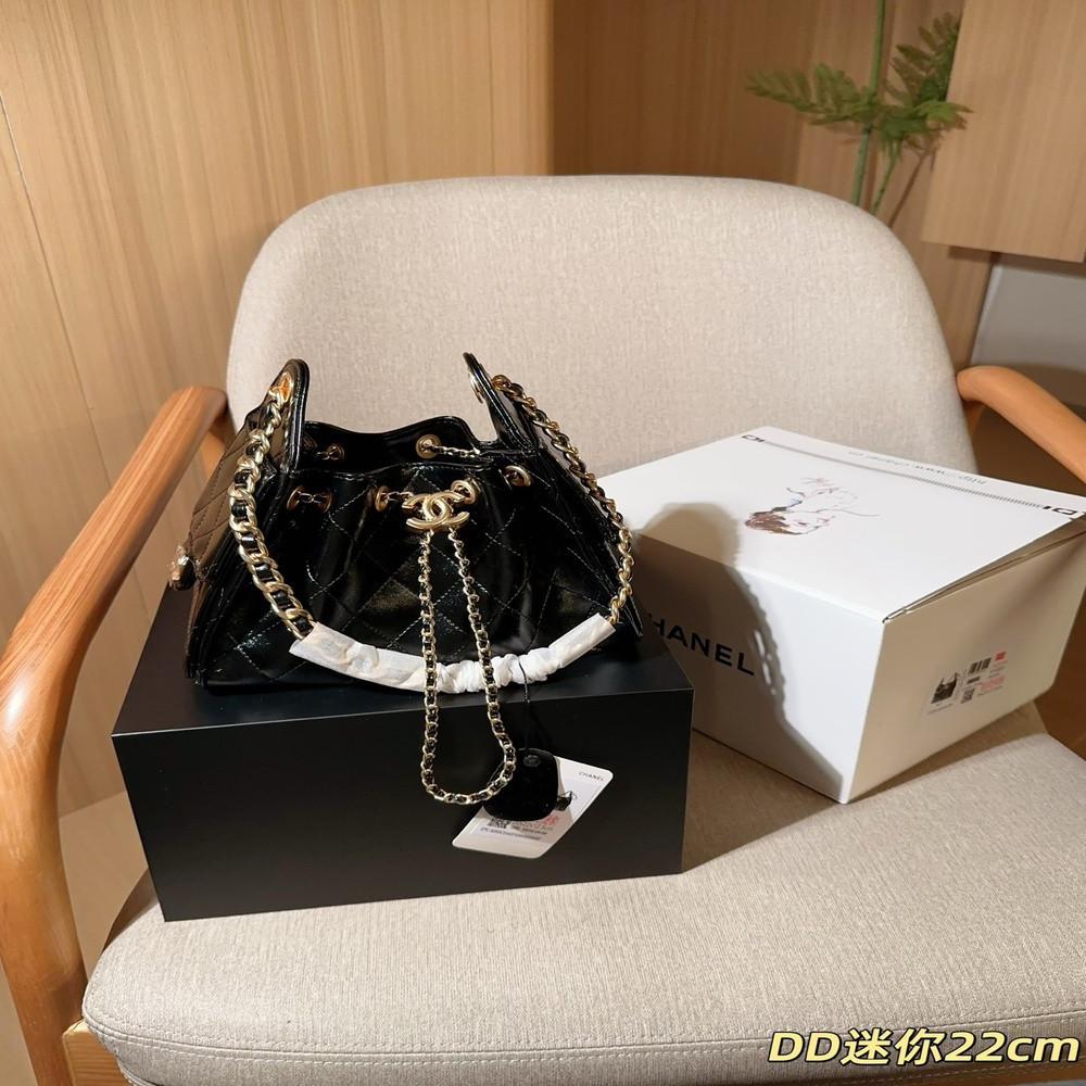 샤넬 25C 미니 캐비어 퀼팅 드로스트링 버킷 숄더백