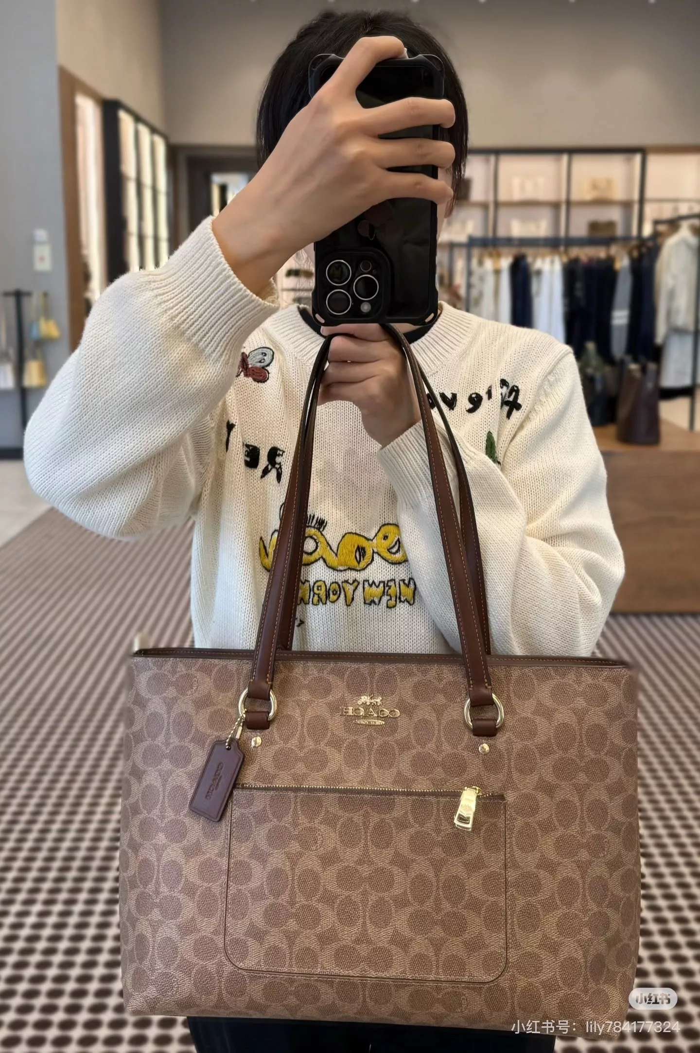 코치 갤러리 스마일 지퍼 쇼퍼백 상세 이미지 9