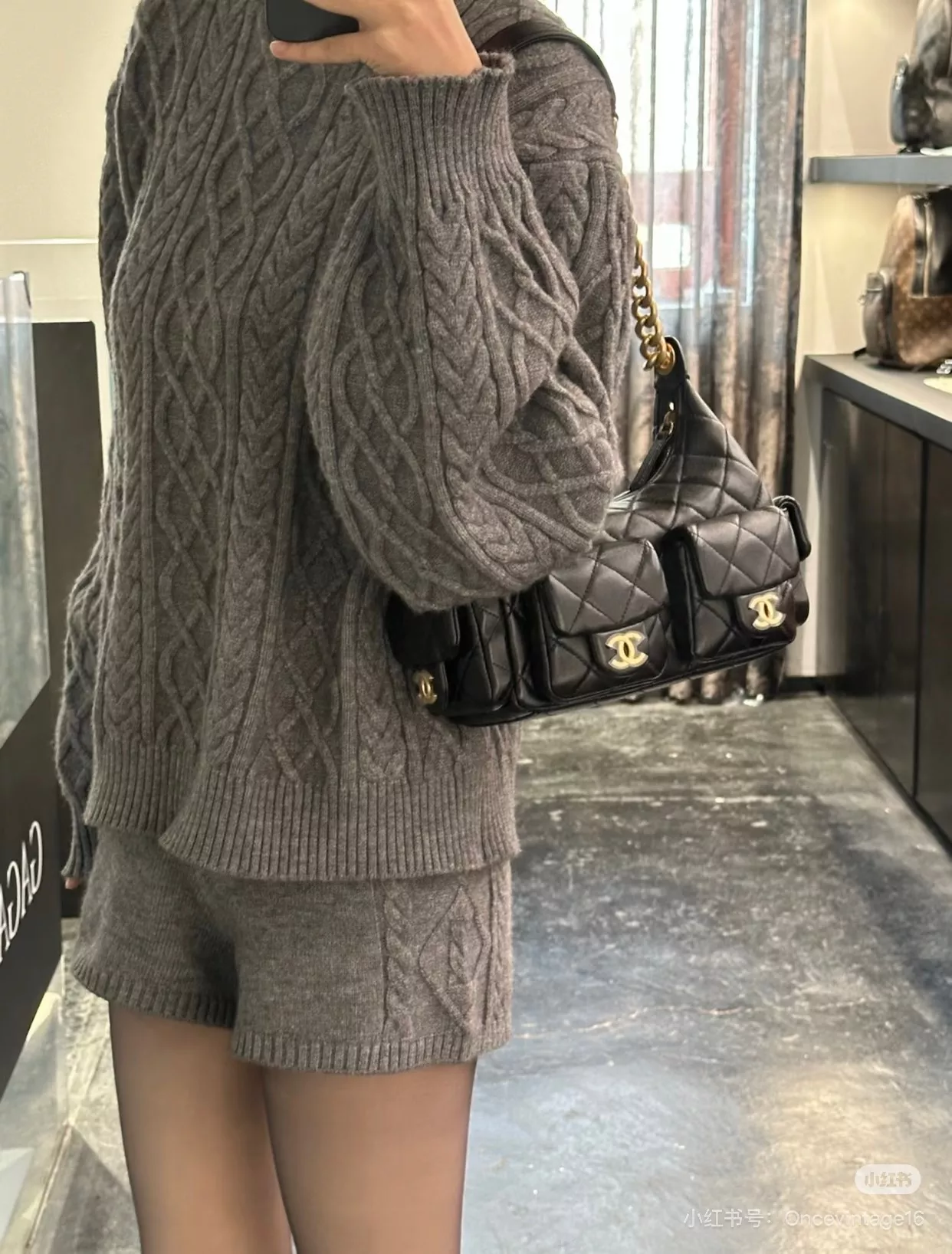 샤넬 25C 퀼팅 체인 스트랩 호보백 상세 이미지 23