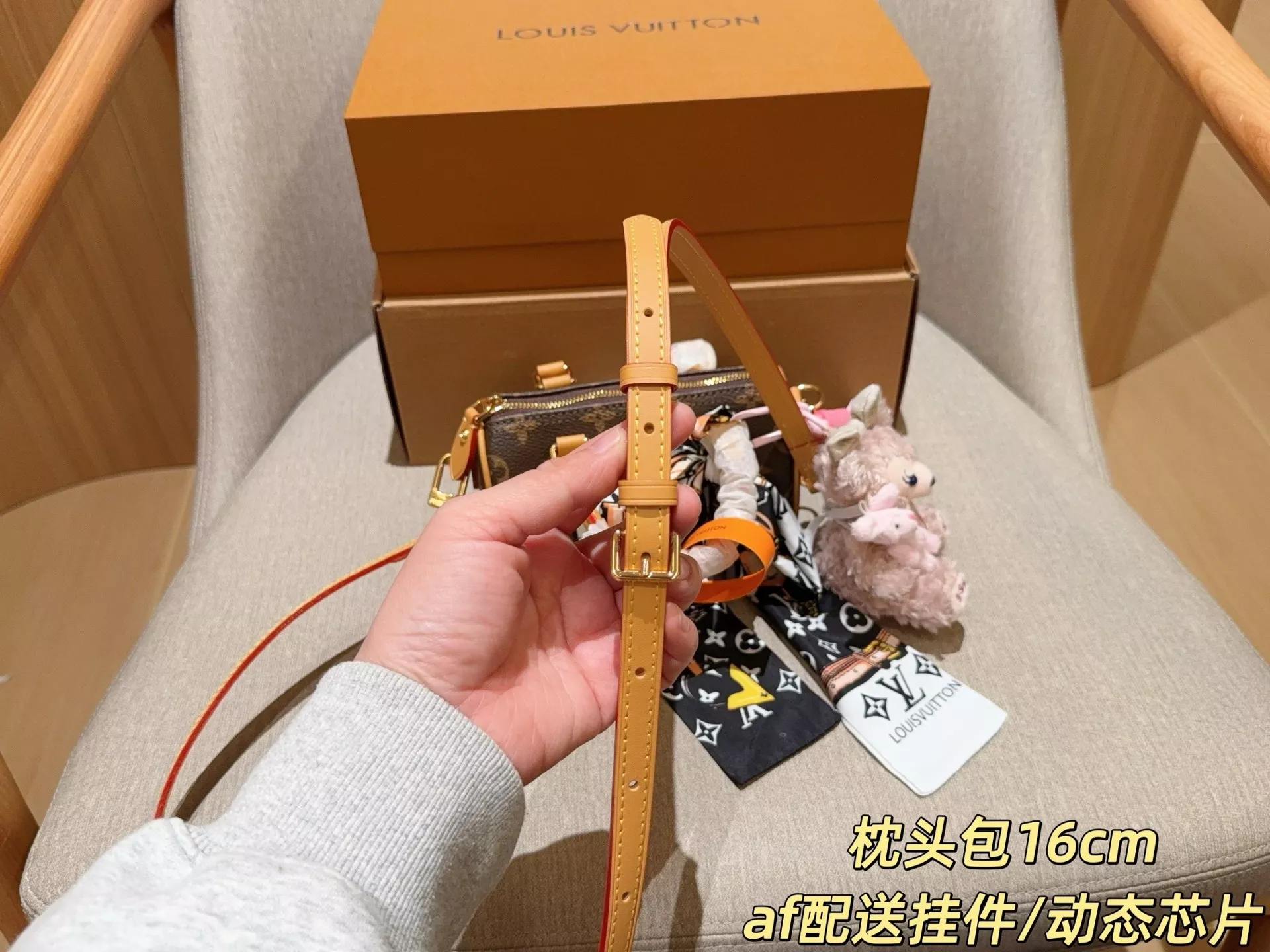 루이비통 스피디 16 나노 모노그램 스트랩 백 상세 이미지 8