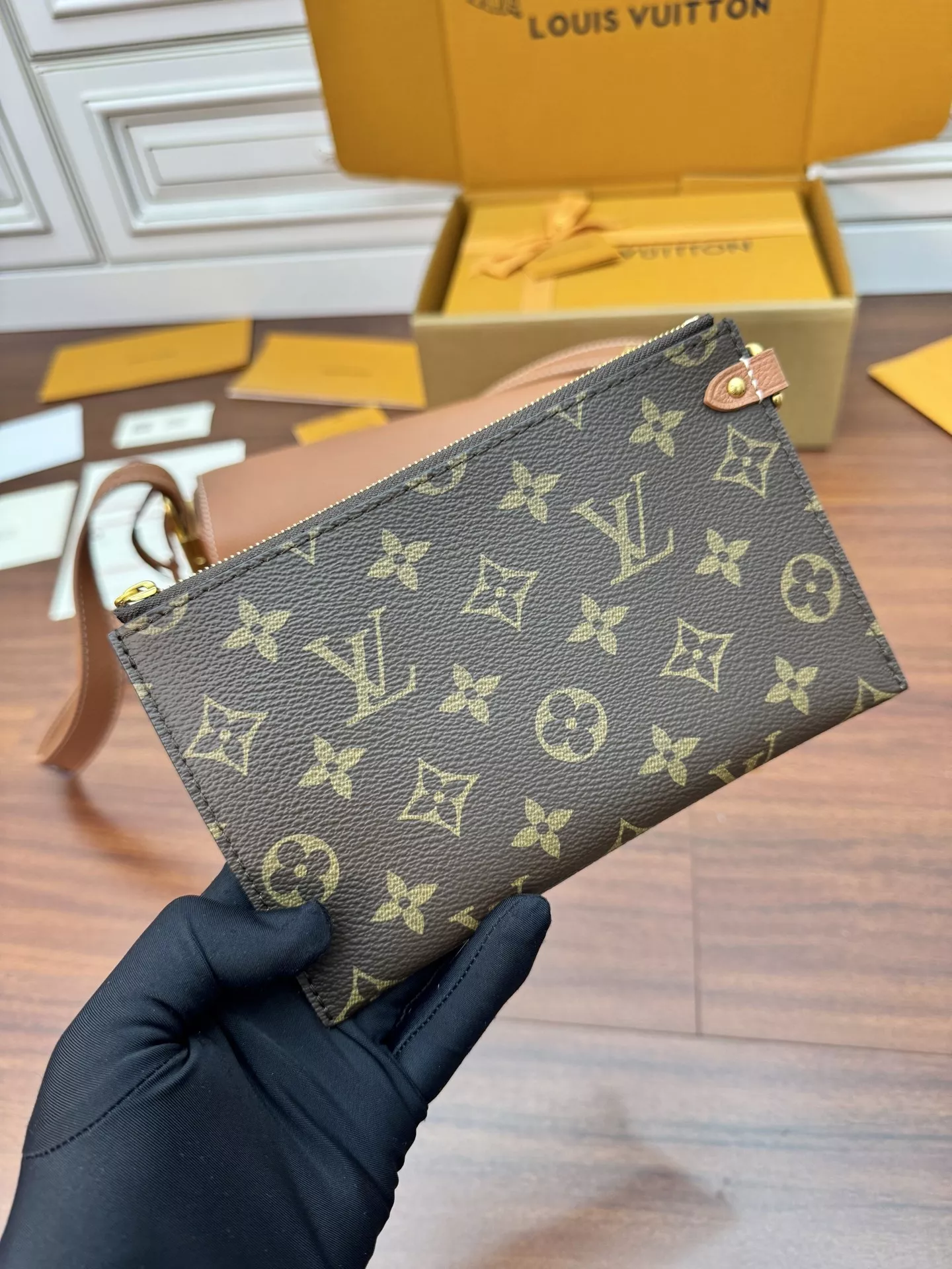 루이비통 로우키 메신저 브라운 상세 이미지 23