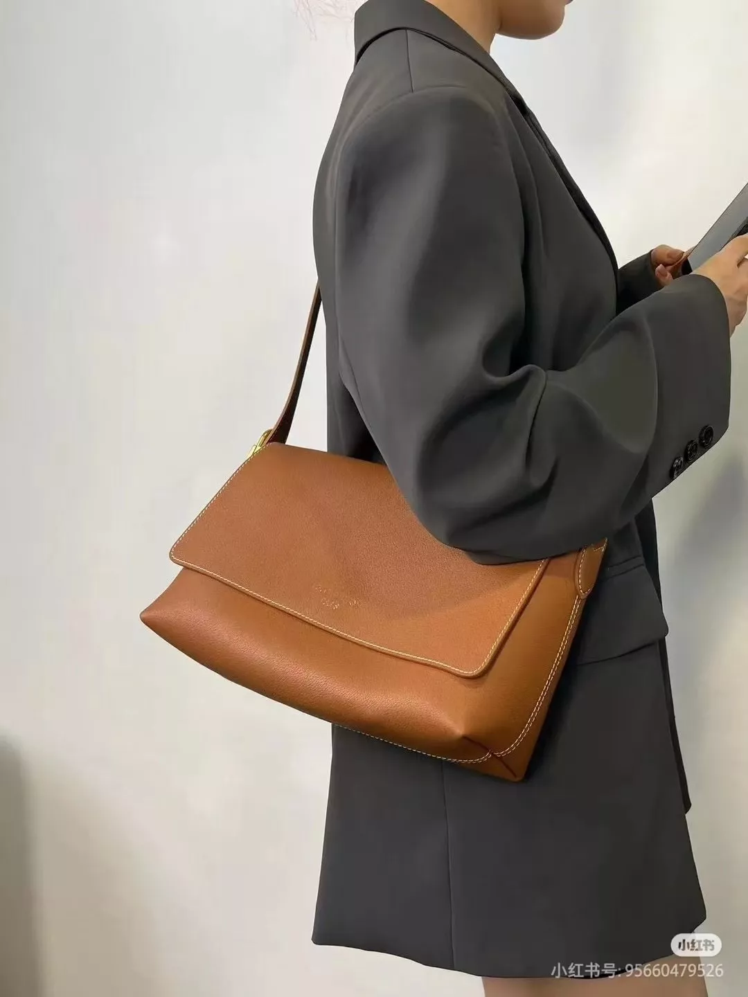 루이비통 로우키 메신저 브라운 상세 이미지 32