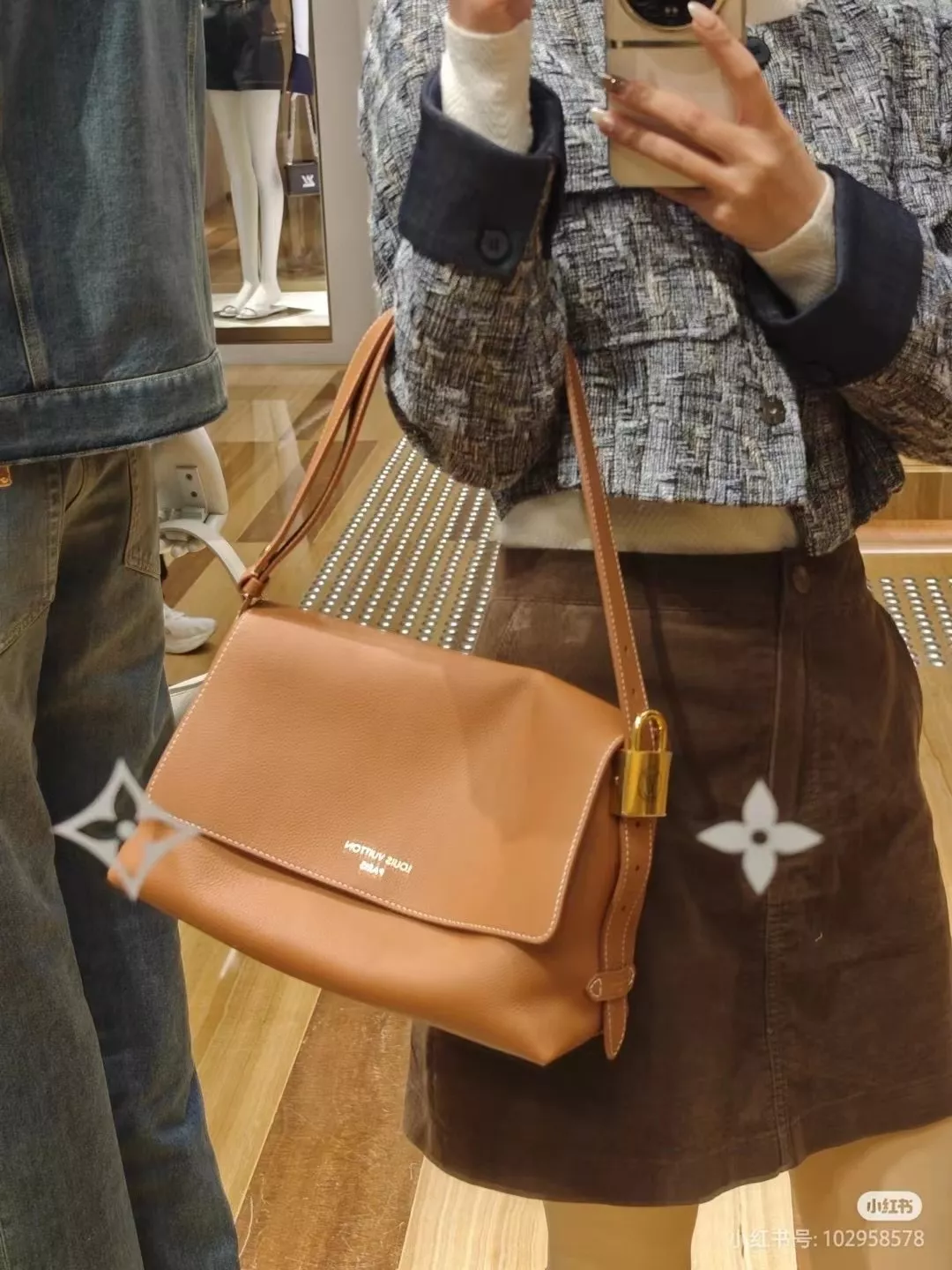 루이비통 로우키 메신저 브라운 상세 이미지 30