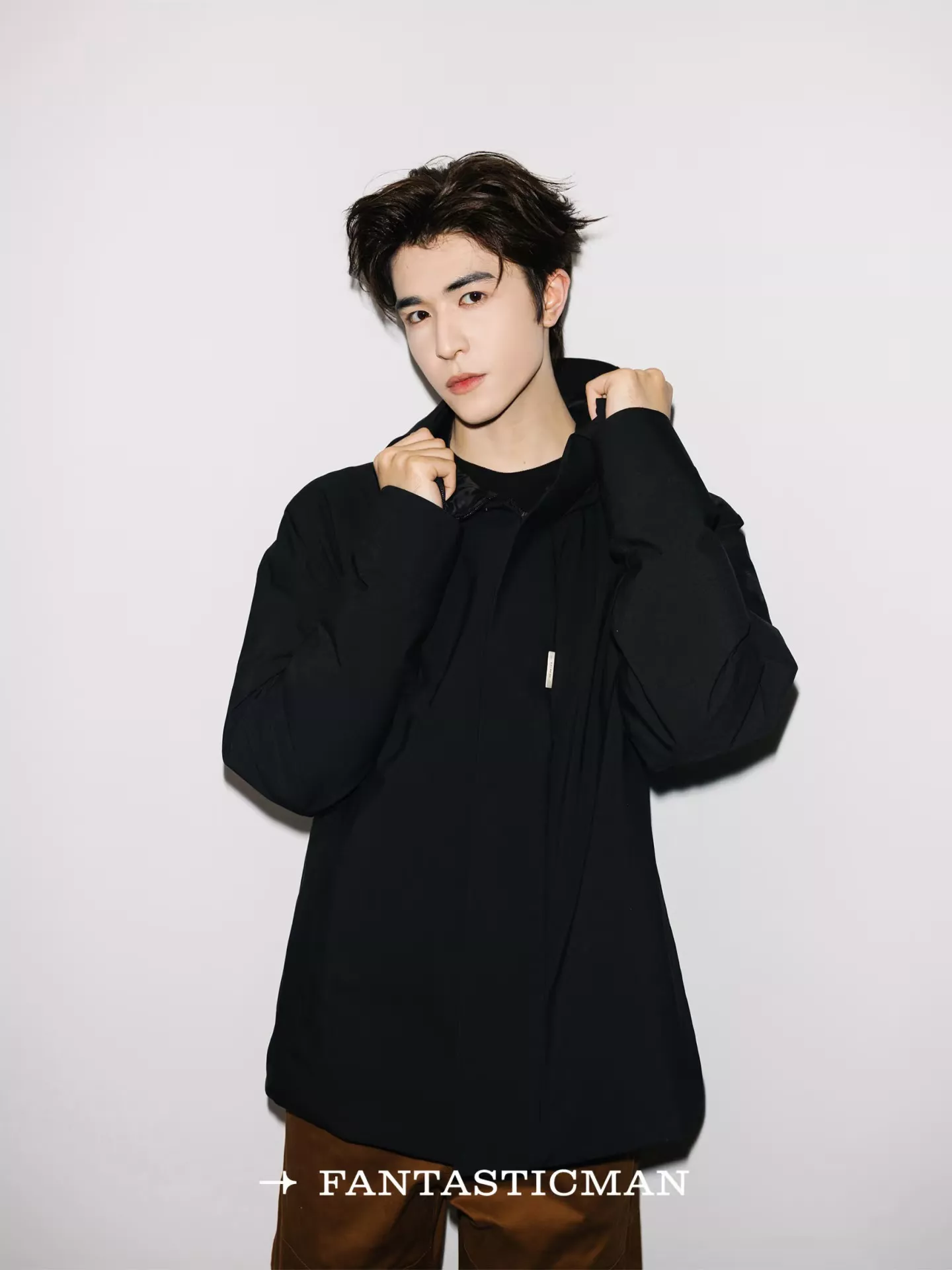 몽클레어 가틸리에 블랙 무광 후드 다운 재킷 상세 이미지 24