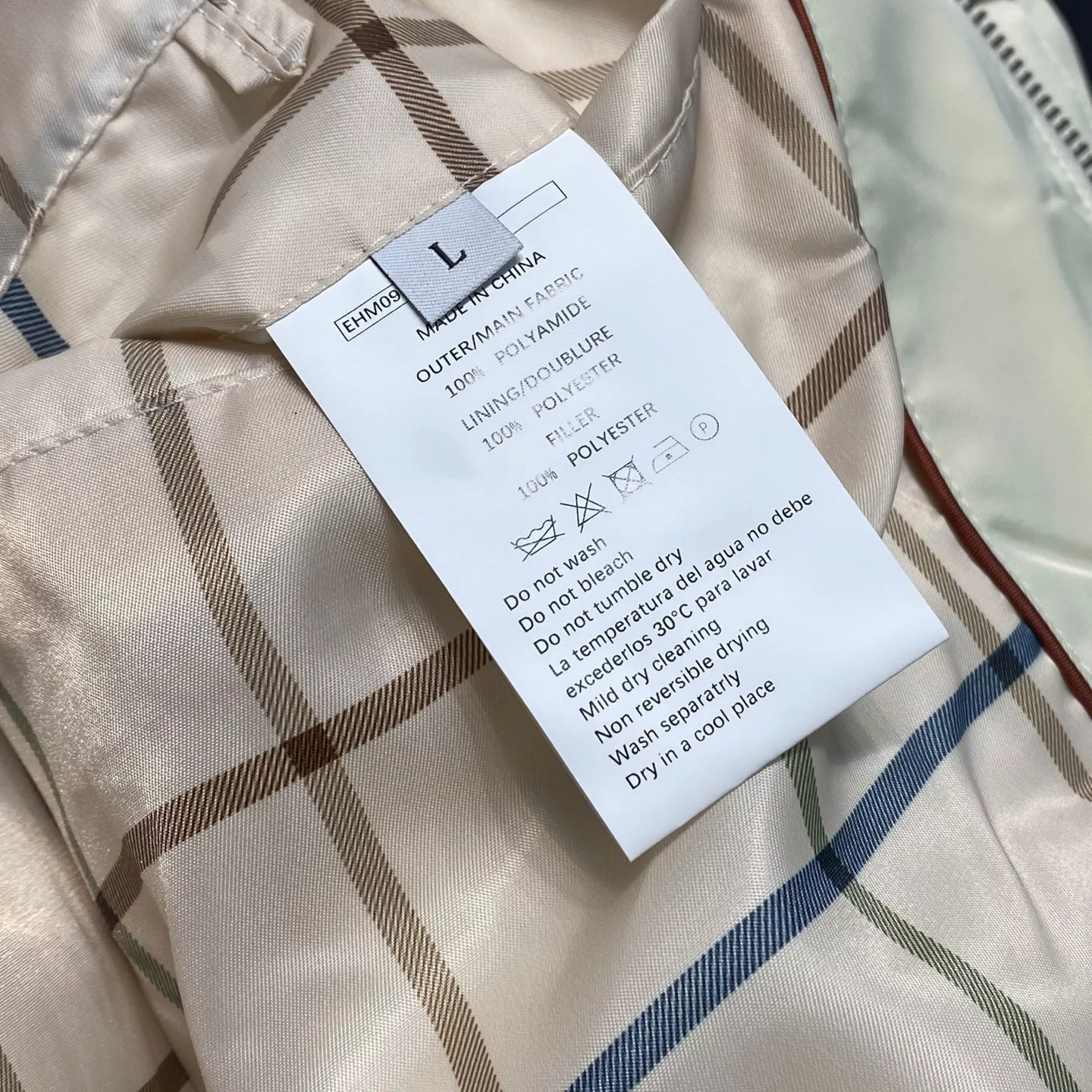 루이비통 고밀도 방수 나일론 리브넥 패딩 집업 재킷 상세 이미지 17