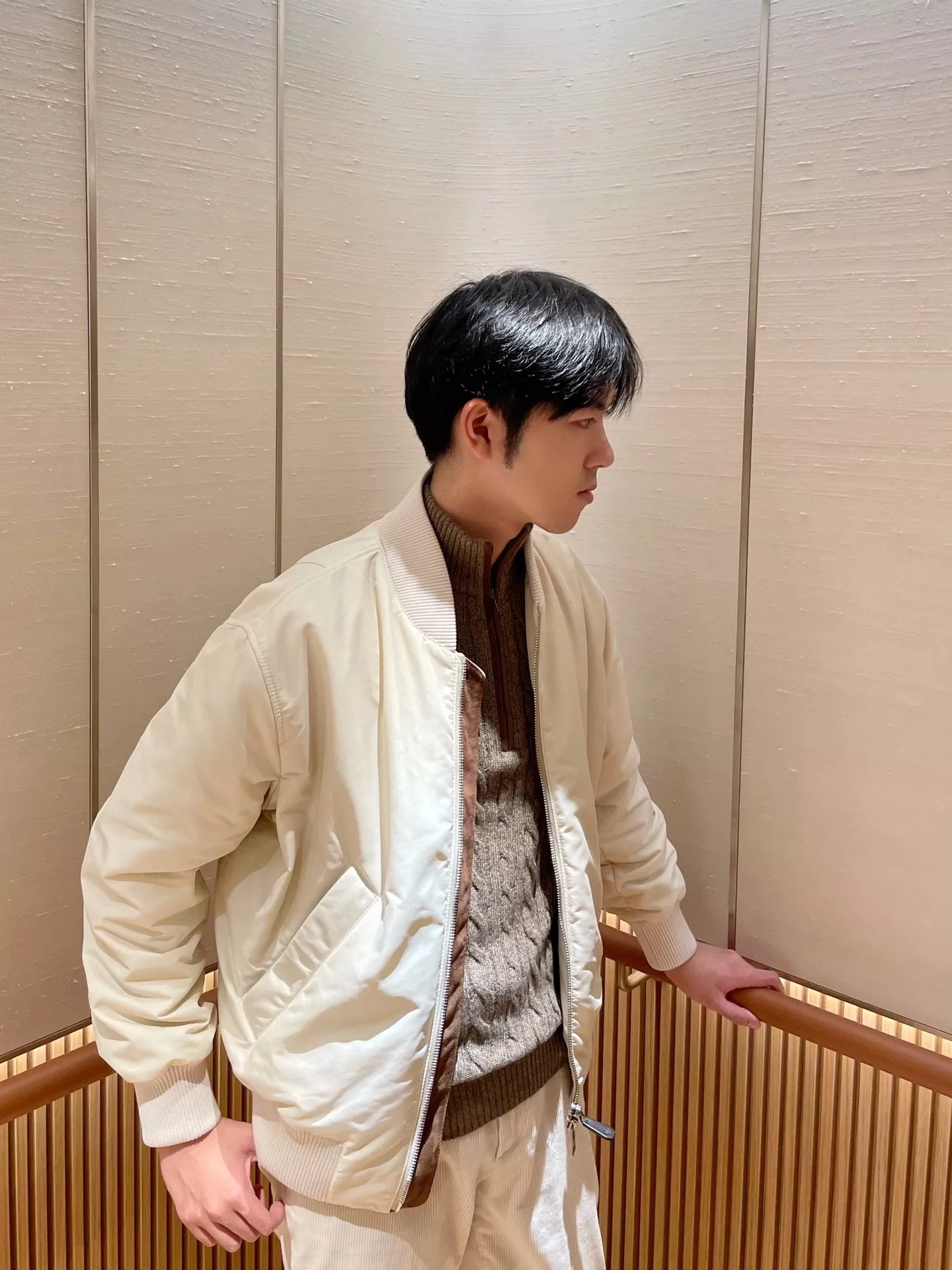 루이비통 고밀도 방수 나일론 리브넥 패딩 집업 재킷 상세 이미지 23