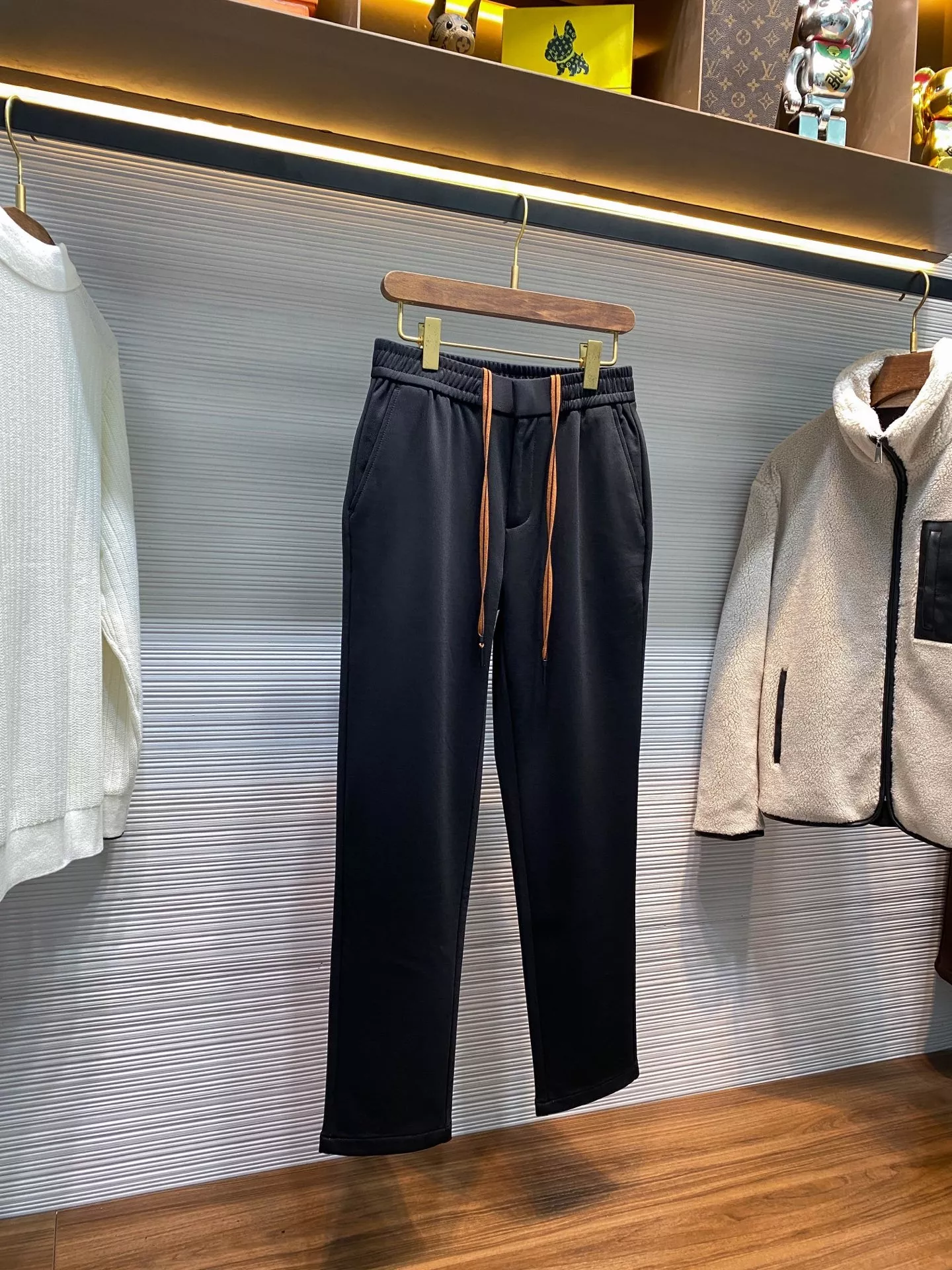 노브랜드 프리미엄 울 혼방 그래핀 보온 스트레이트 밴딩 팬츠 상세 이미지 2