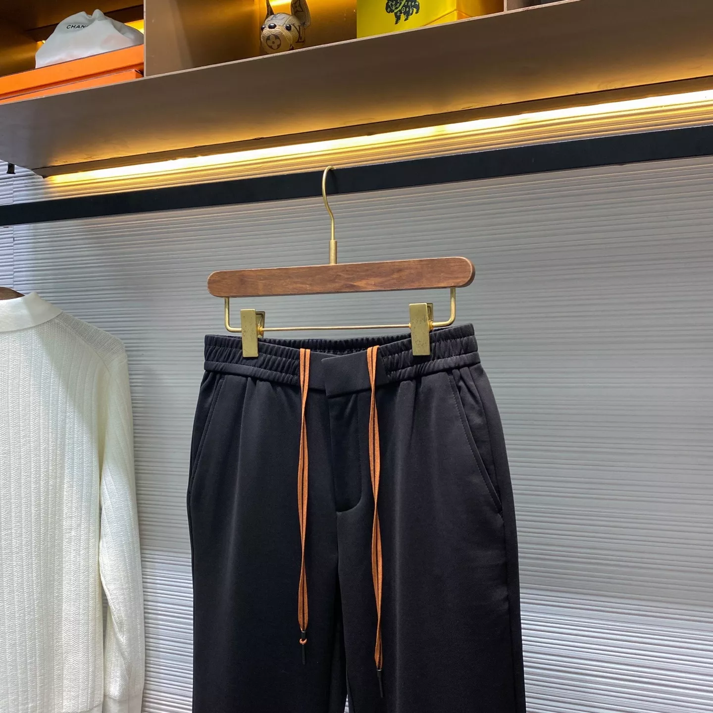 노브랜드 프리미엄 울 혼방 그래핀 보온 스트레이트 밴딩 팬츠 상세 이미지 3