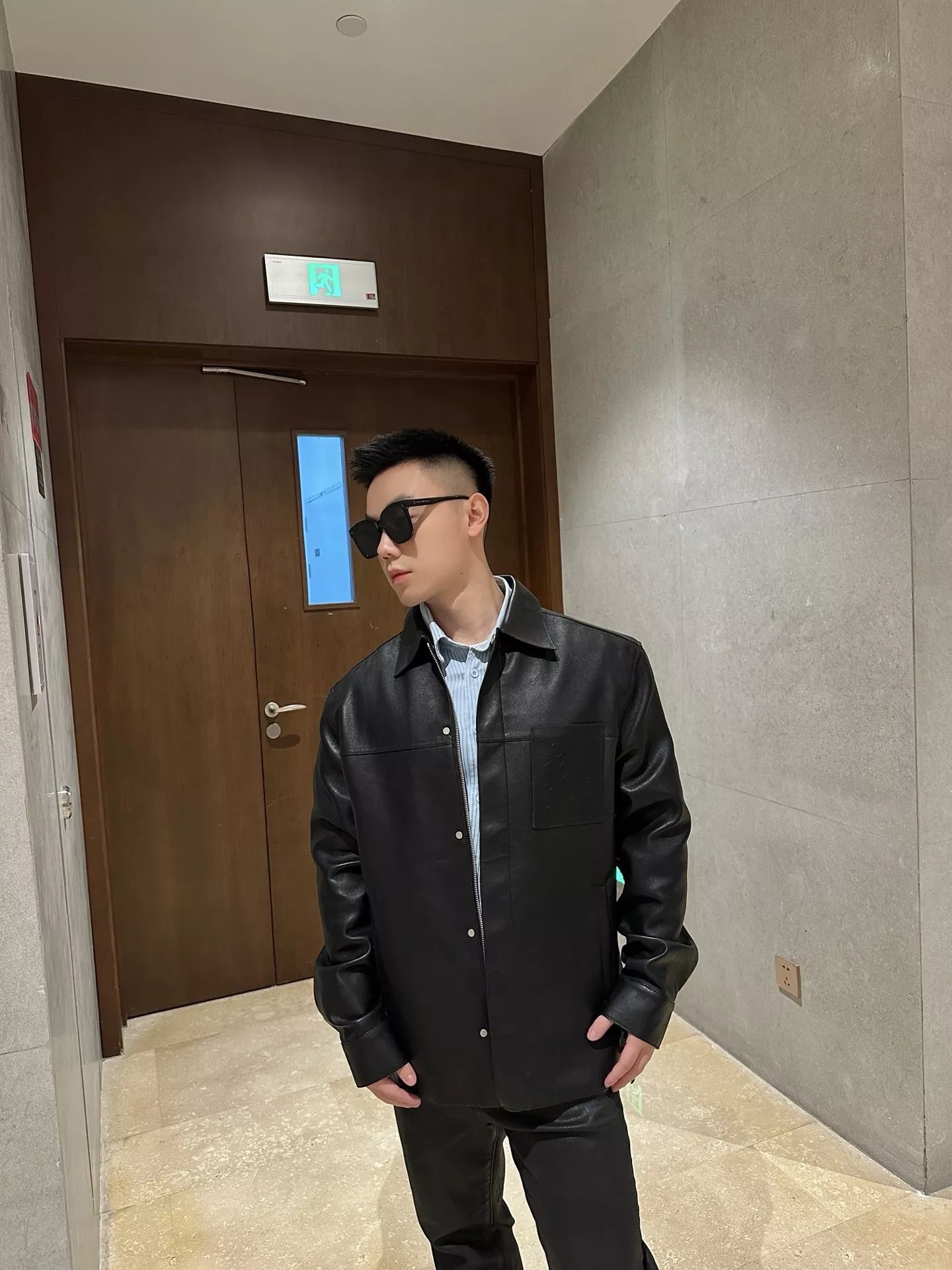 보테가베네타 울 혼방 드로스트링 스트레이트 팬츠 상세 이미지 23