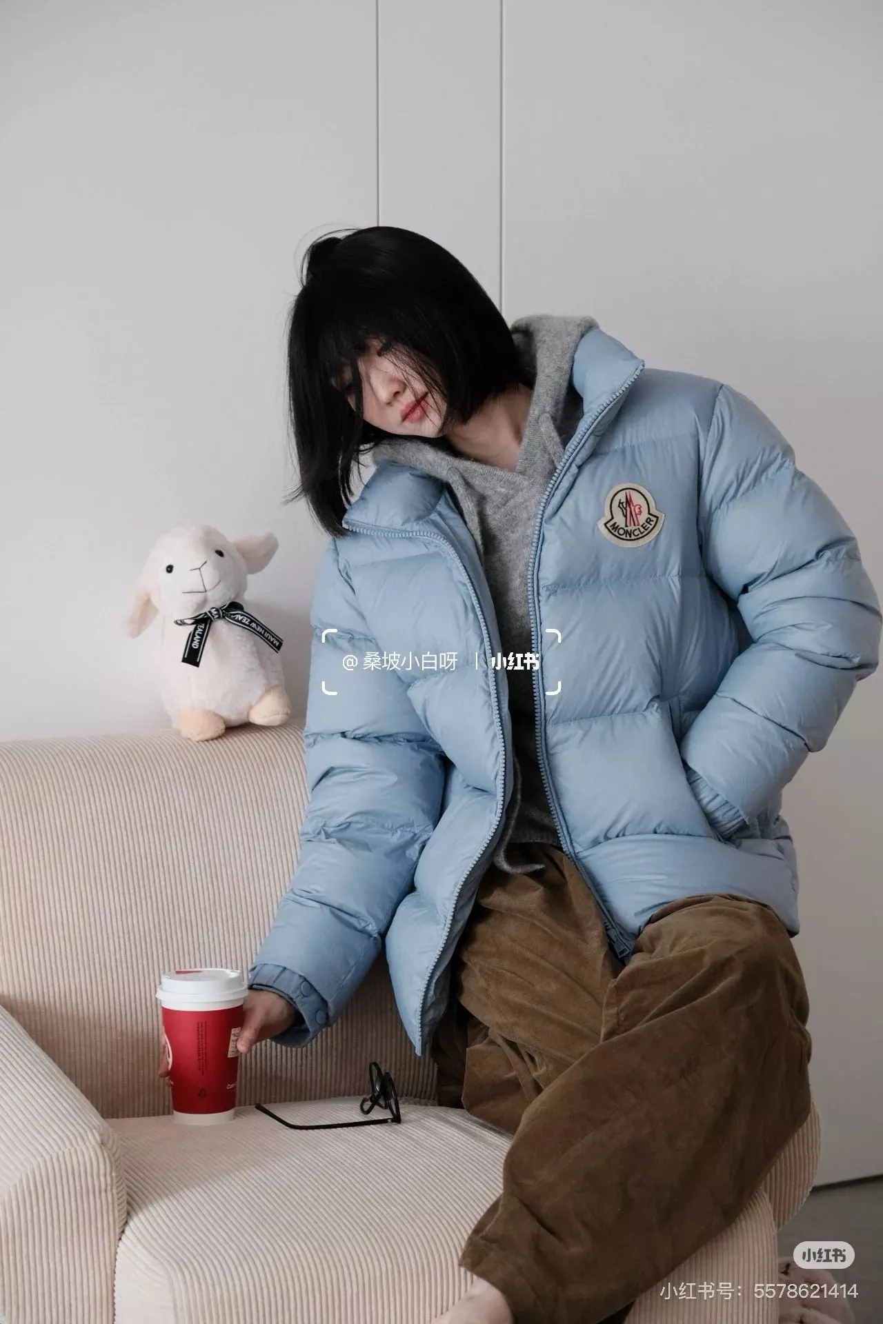 몽클레어 25FW 펠트 자수 와펜 로고 나일론 다운 재킷 상세 이미지 46