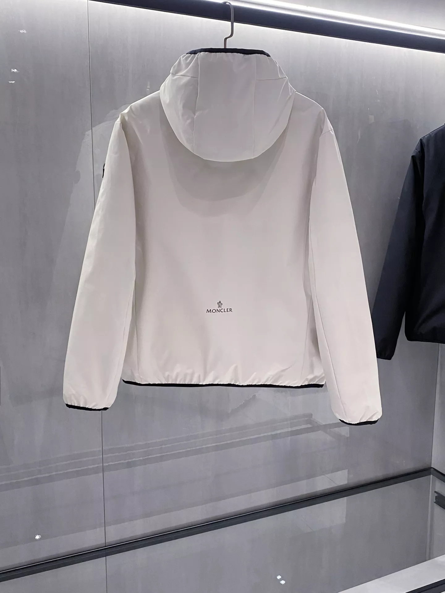 몽클레어 남성 양면 후드 경량 다운 재킷 상세 이미지 22