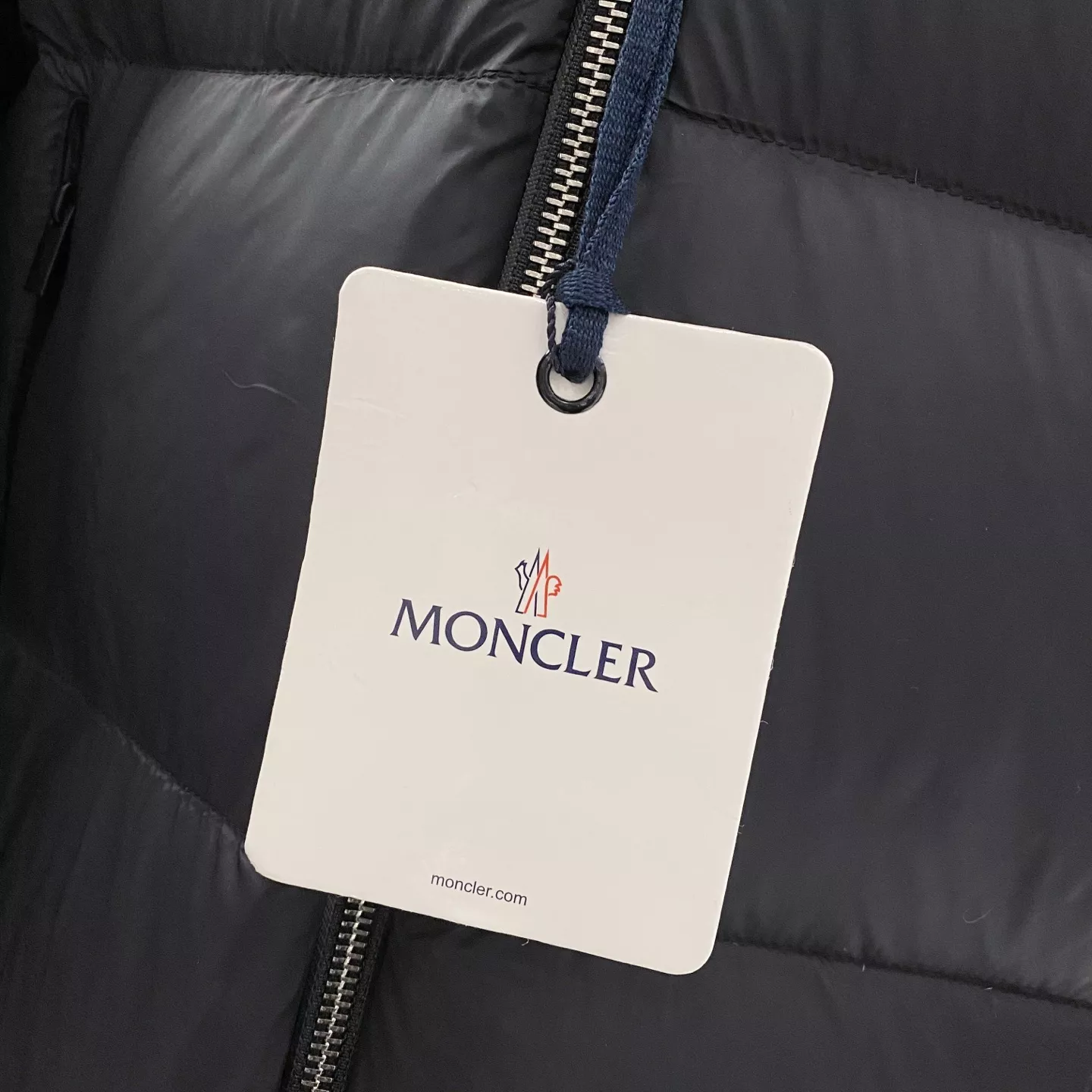 몽클레어 블랙라벨 와펜 하이넥 구스다운 패딩 재킷 상세 이미지 22