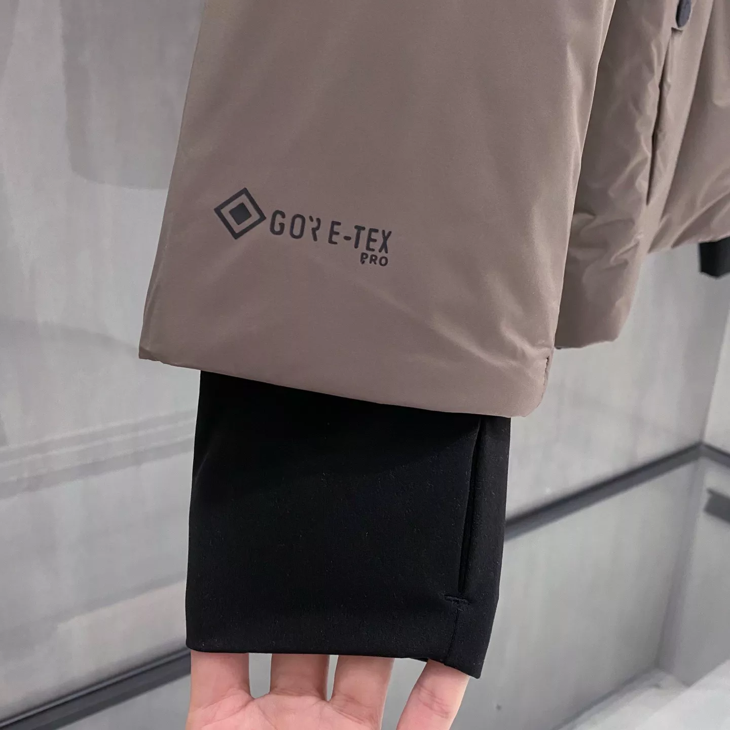 몽클레어 25FW 경량 후드 다운 재킷 상세 이미지 26