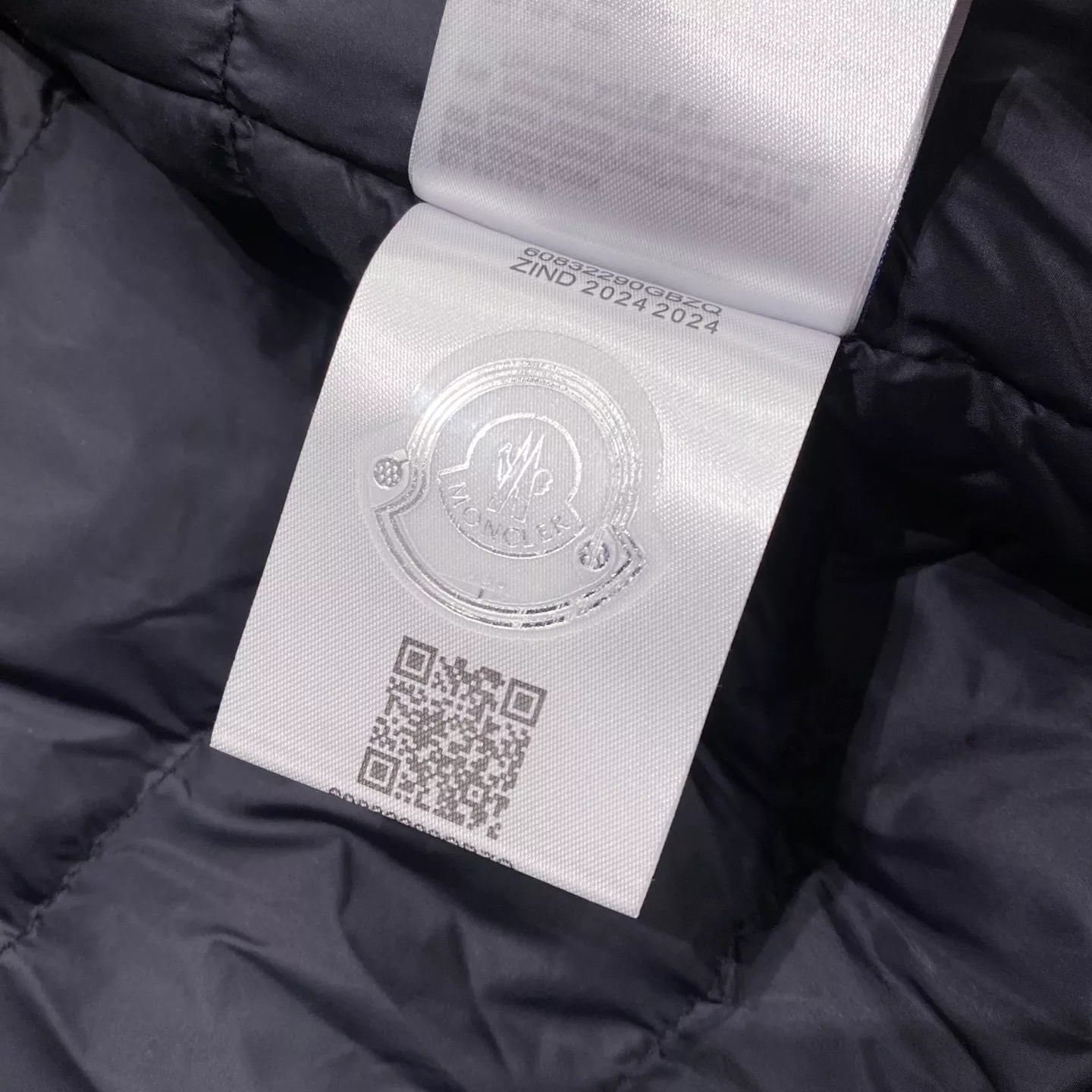 몽클레어 25FW 경량 후드 다운 재킷 상세 이미지 18