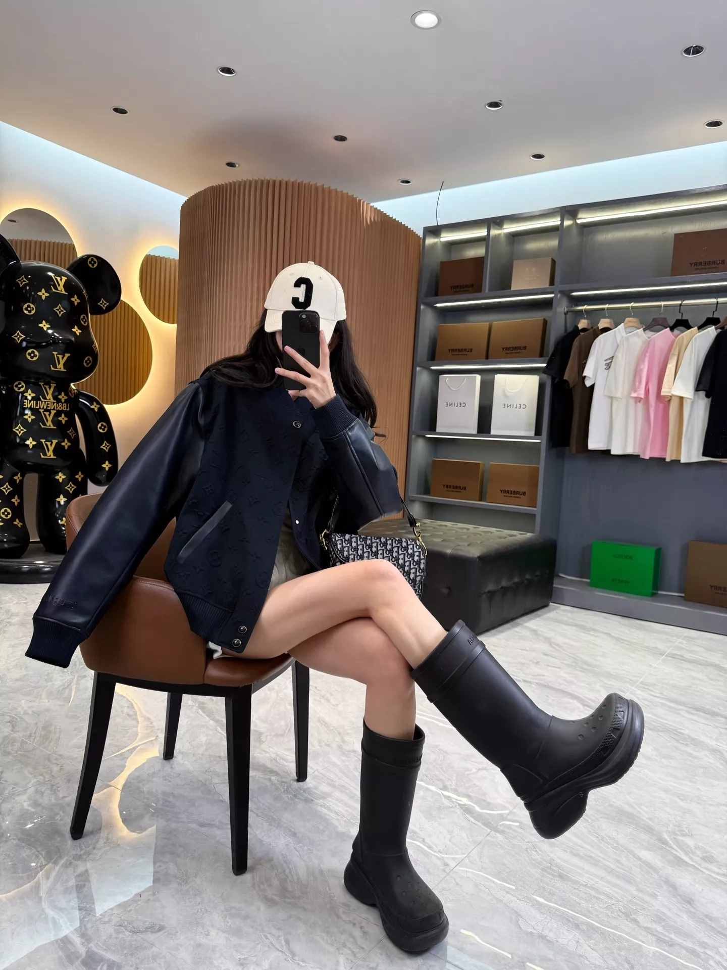 루이비통 모노그램 엠보싱 바시티 재킷 상세 이미지 67
