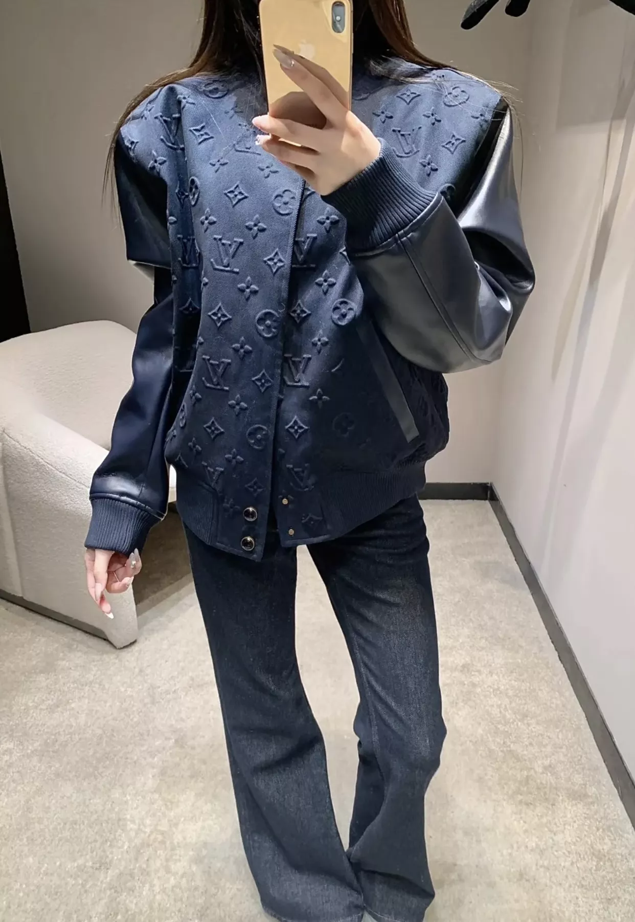 루이비통 모노그램 엠보싱 바시티 재킷 상세 이미지 48