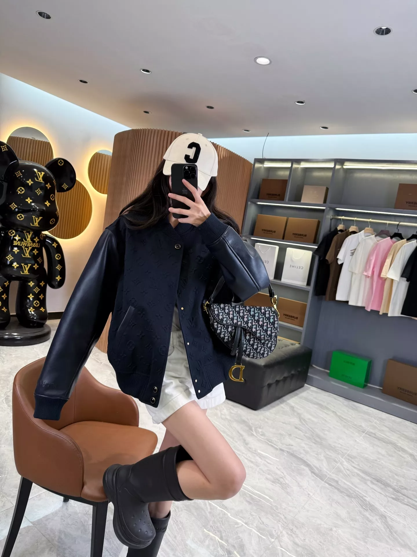 루이비통 모노그램 엠보싱 바시티 재킷 상세 이미지 66