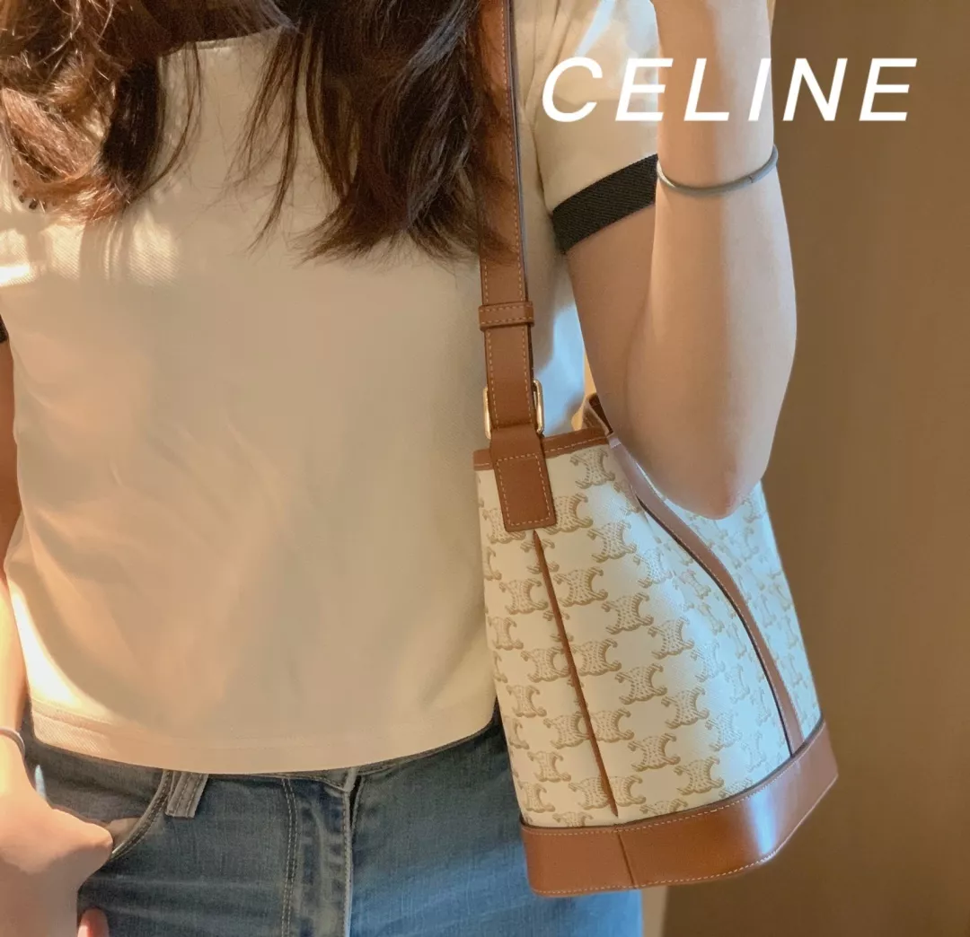 셀린느 트리옹프 스몰 버킷백 상세 이미지 18