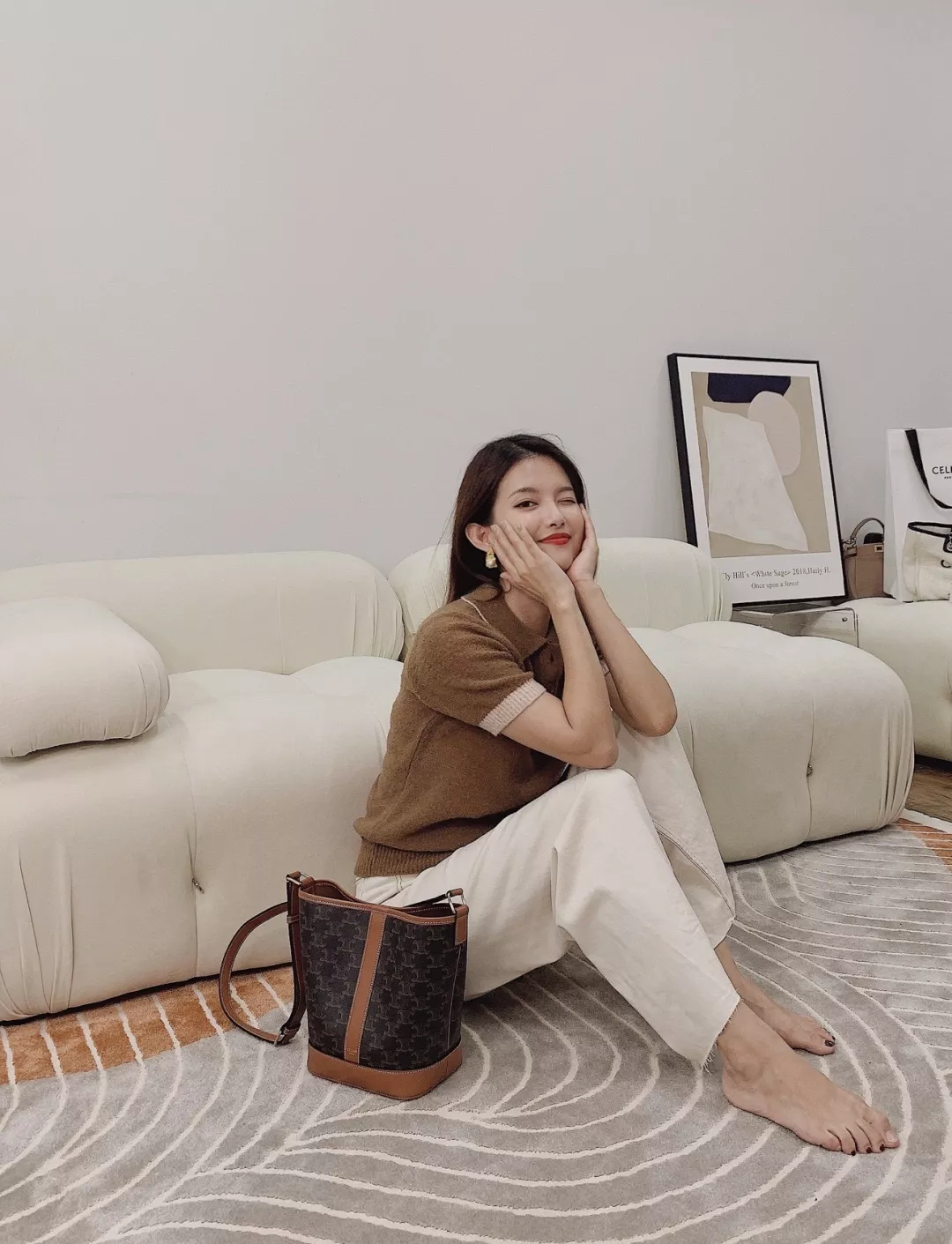 셀린느 트리옴프 스몰 버킷백 상세 이미지 20