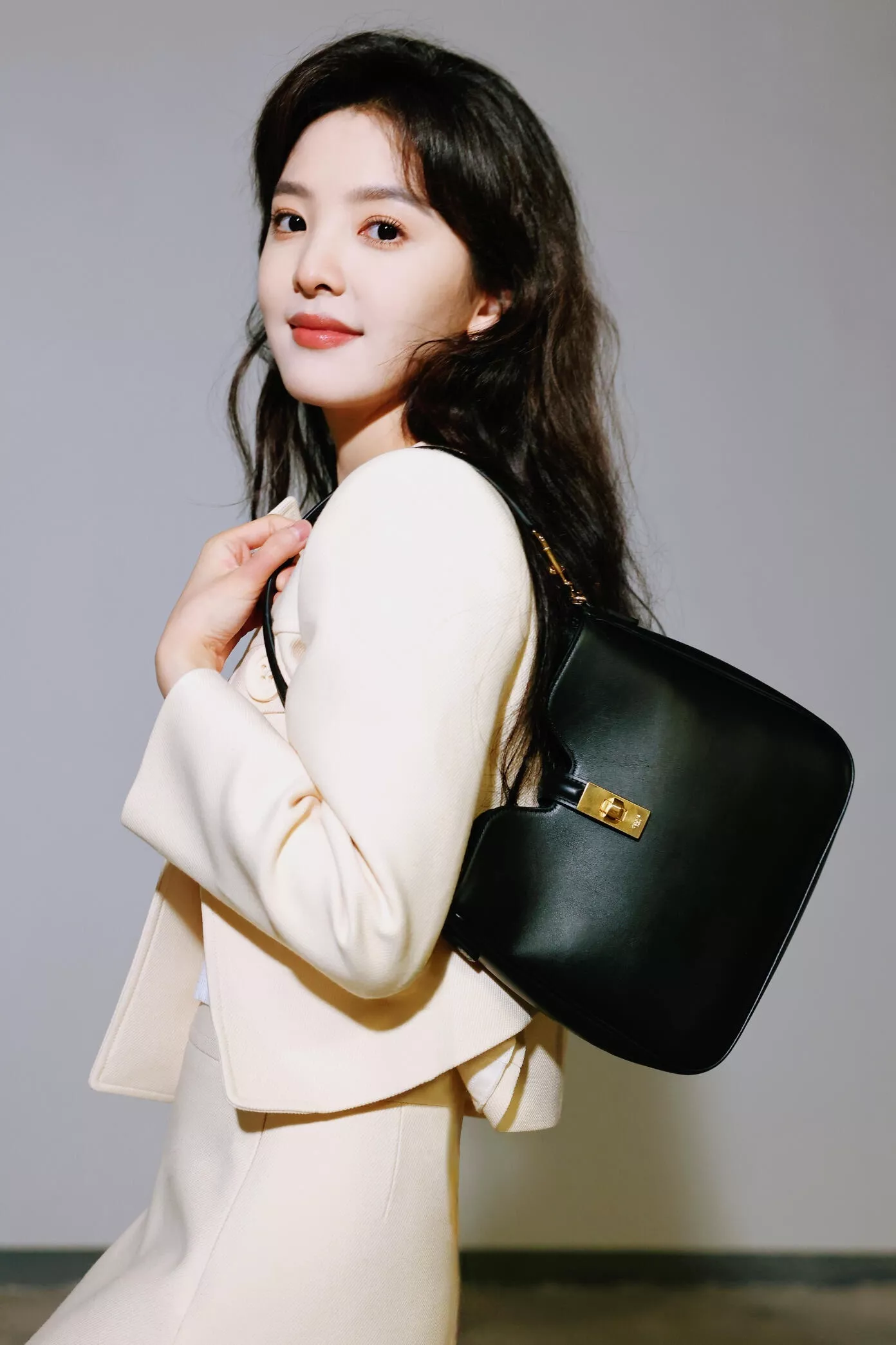 셀린느 카미유 16 소프트 스무스 카프스킨 핸드백 스몰 상세 이미지 18
