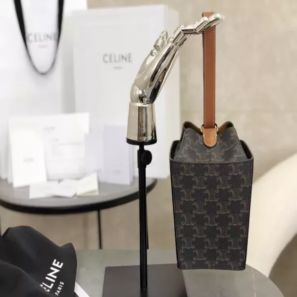 셀린느 스트랩 박스 백