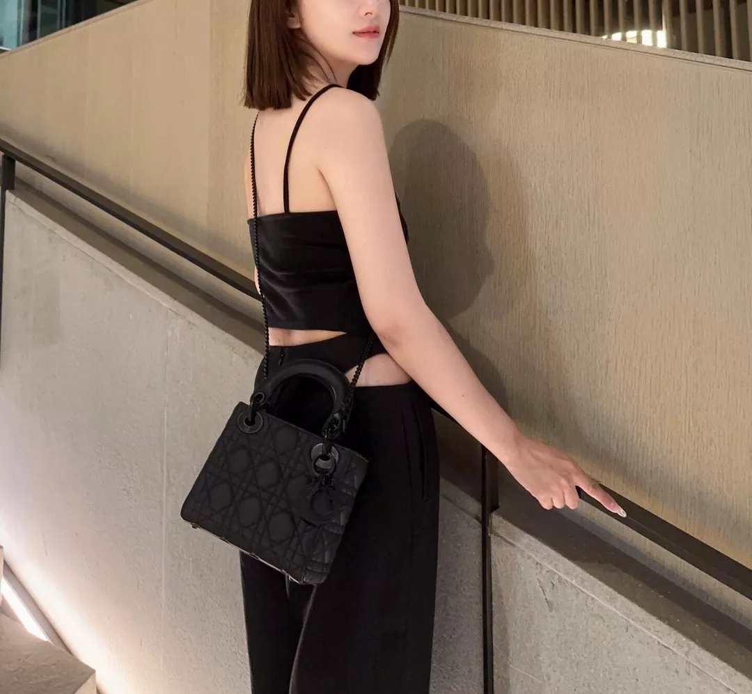 디올 레이디 백 3칸 매트 블랙 상세 이미지 22