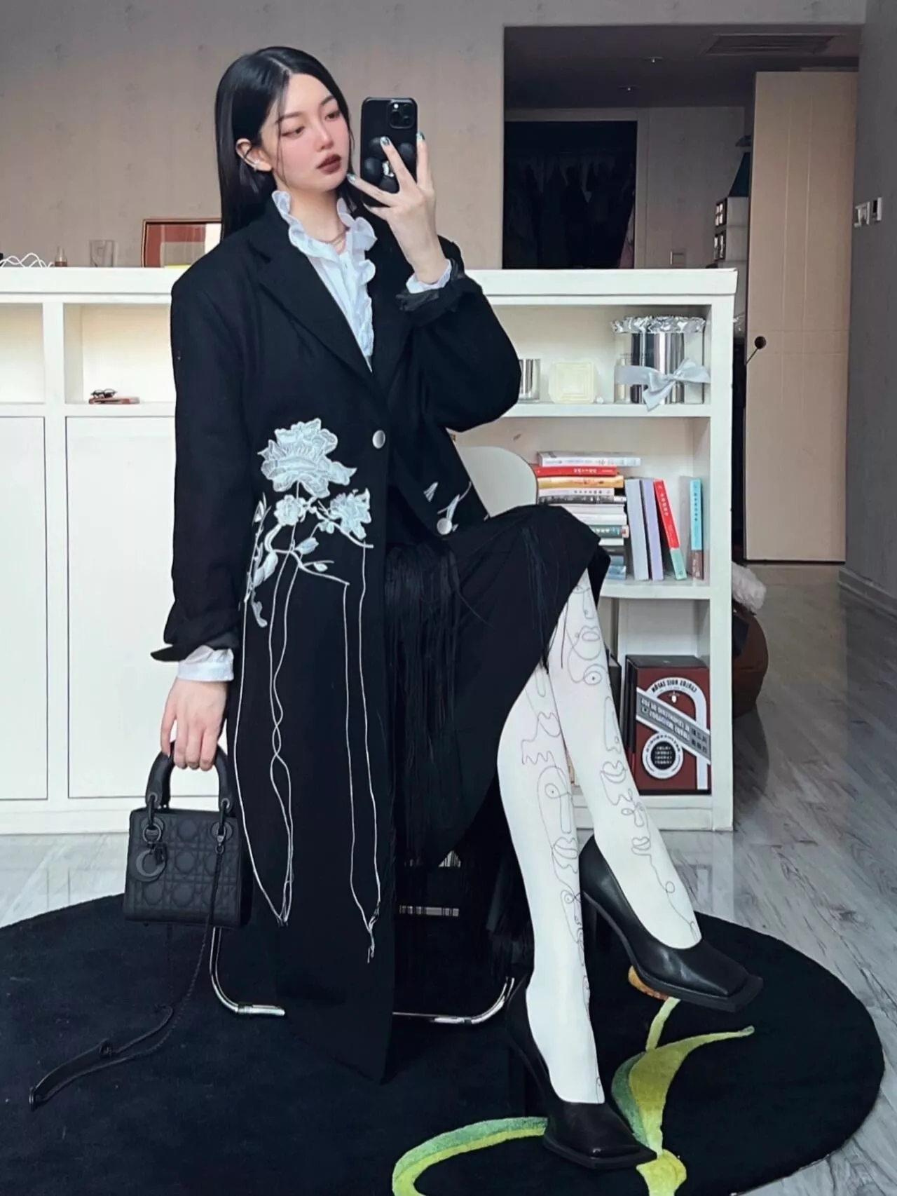 디올 레이디 백 3칸 매트 블랙 상세 이미지 20