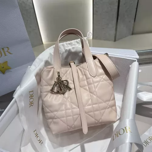 디올 디투주르 세로형 스몰 퀼팅 레더 백