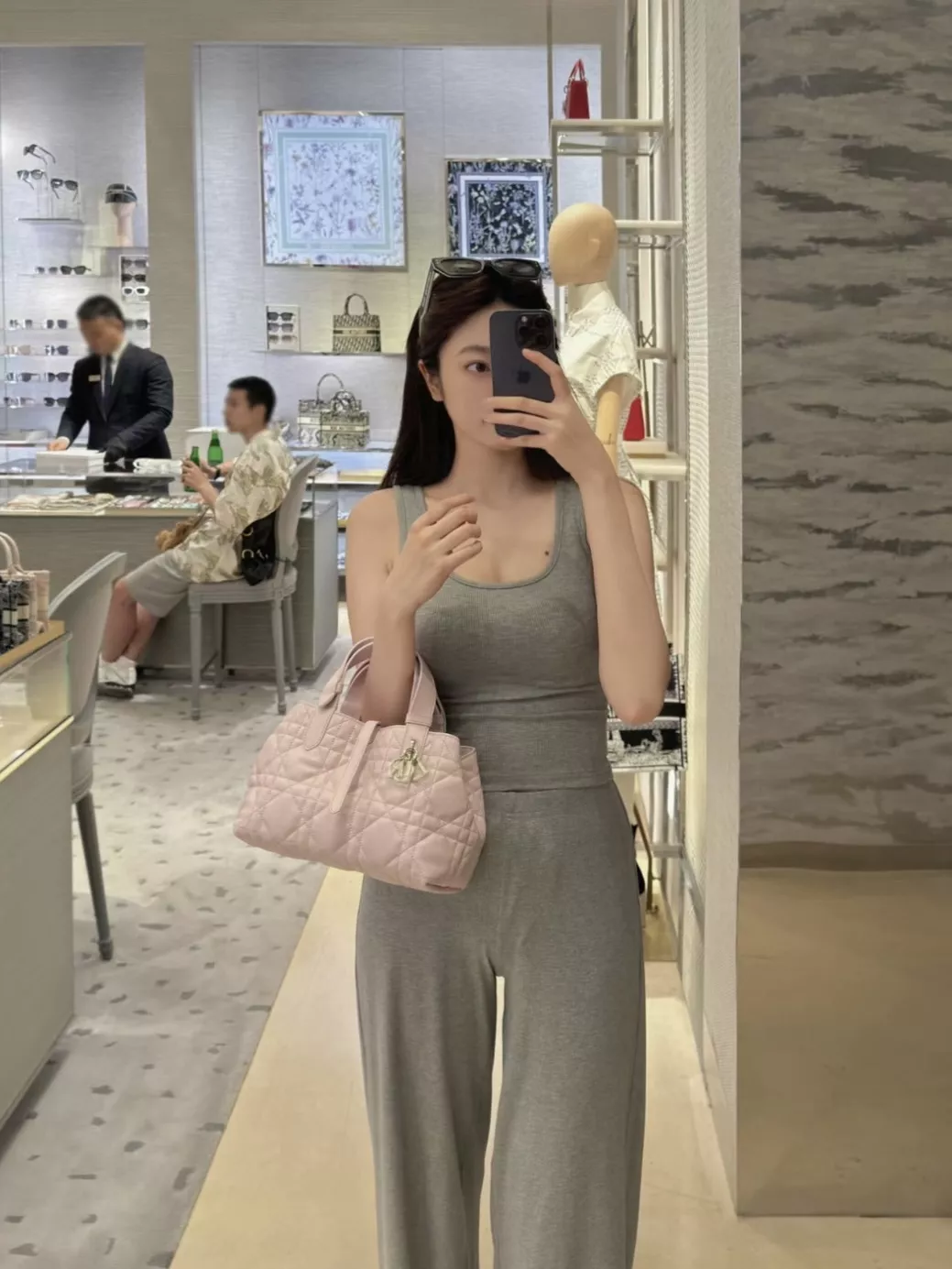 디올 레이디백 스몰 퀼팅 참 장식 상세 이미지 12