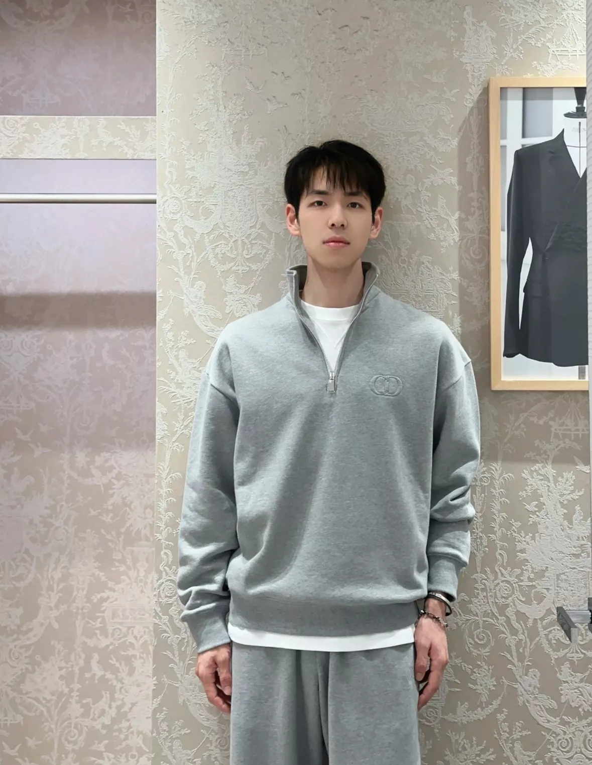 디올 CD 로고 자수 하프집업 기모 스웻셔츠 상세 이미지 68