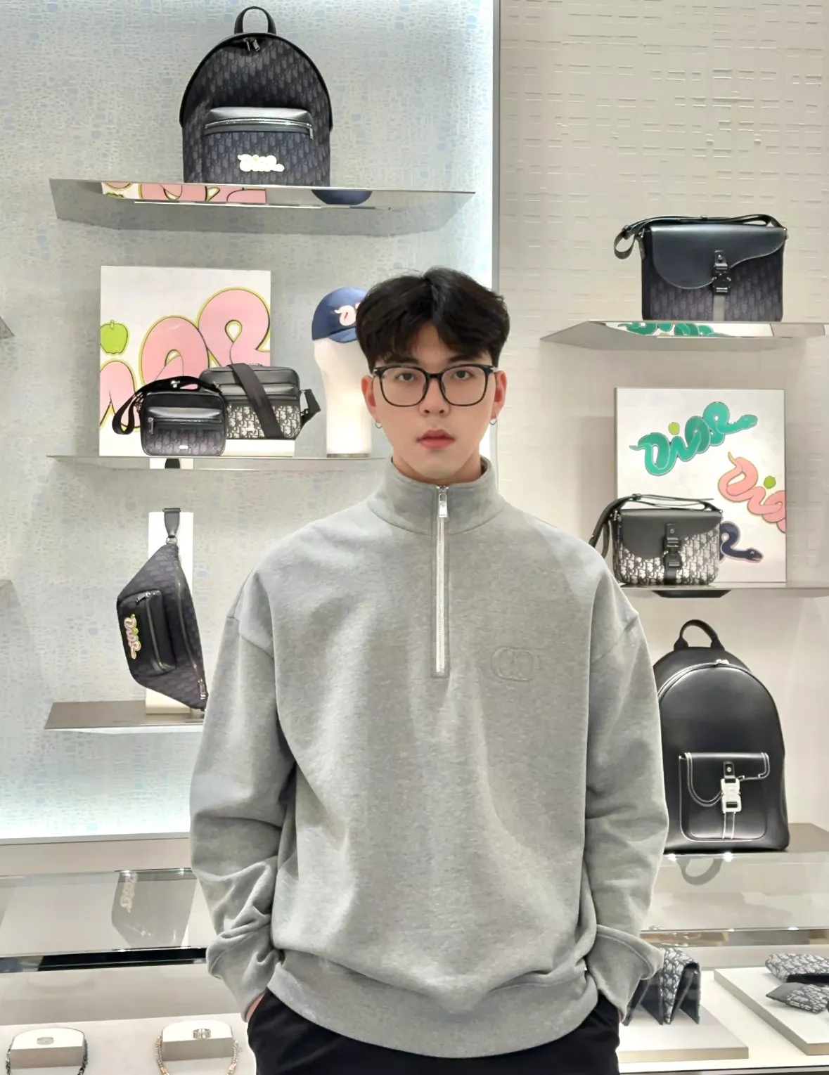 디올 CD 로고 자수 하프집업 기모 스웻셔츠 상세 이미지 79