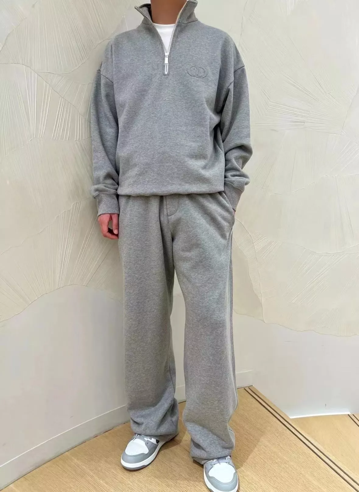 디올 CD 로고 자수 하프집업 기모 스웻셔츠 상세 이미지 70