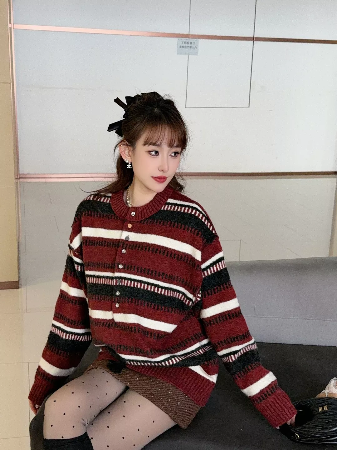 보테가베네타 특수사 울 하프버튼 라운드넥 스트라이프 니트 상세 이미지 19