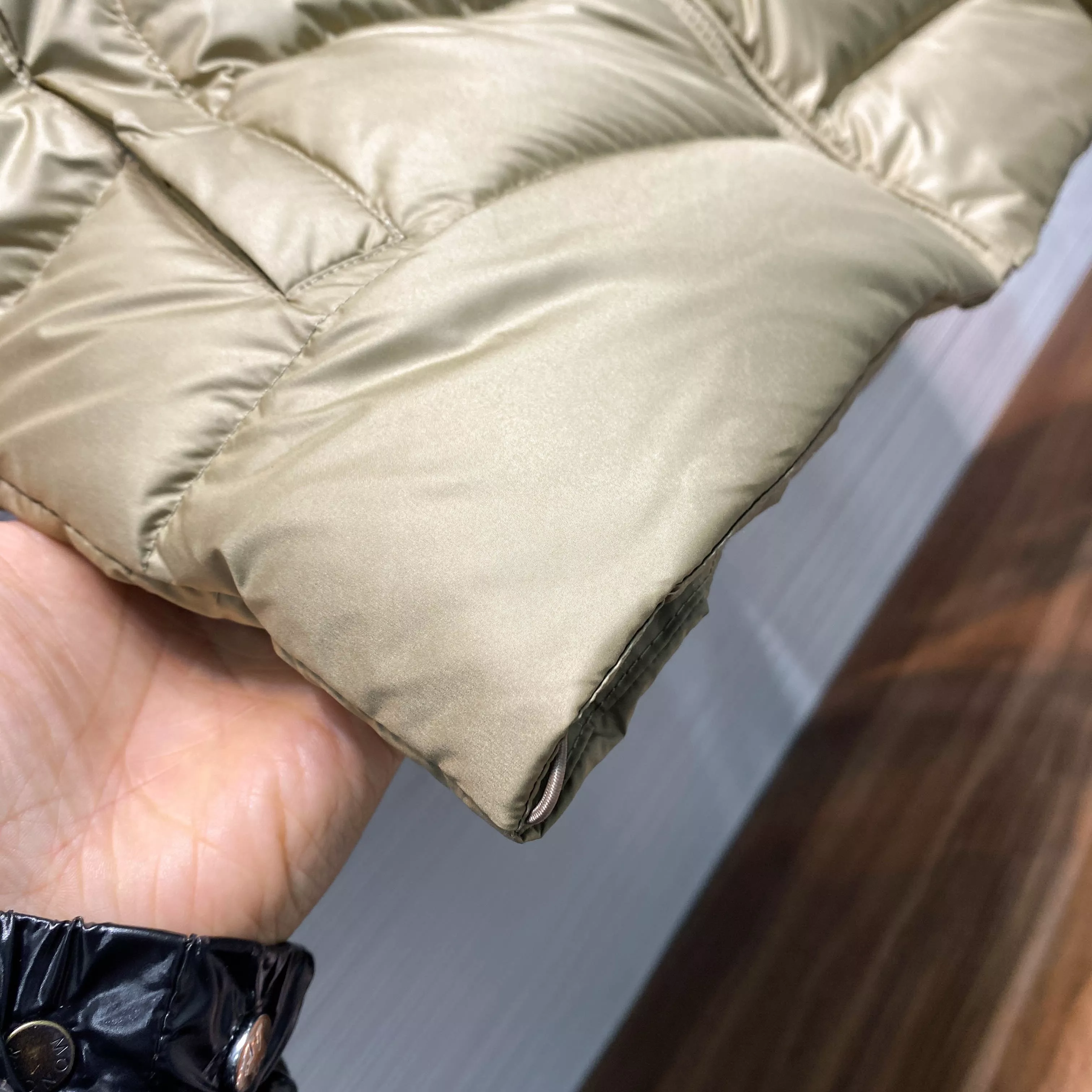 랄프로렌 폴로 로고 자수 경량 나일론 스탠드카라 다운 재킷 상세 이미지 5