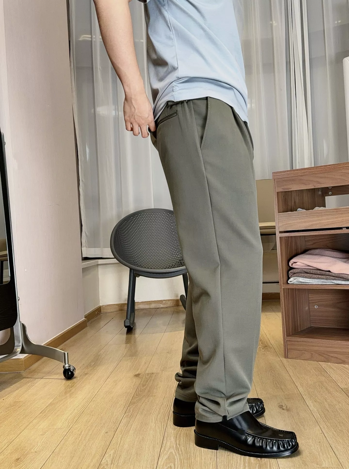 프라다 가을겨울 그린 코튼 혼방 직조 슬랙스 상세 이미지 24