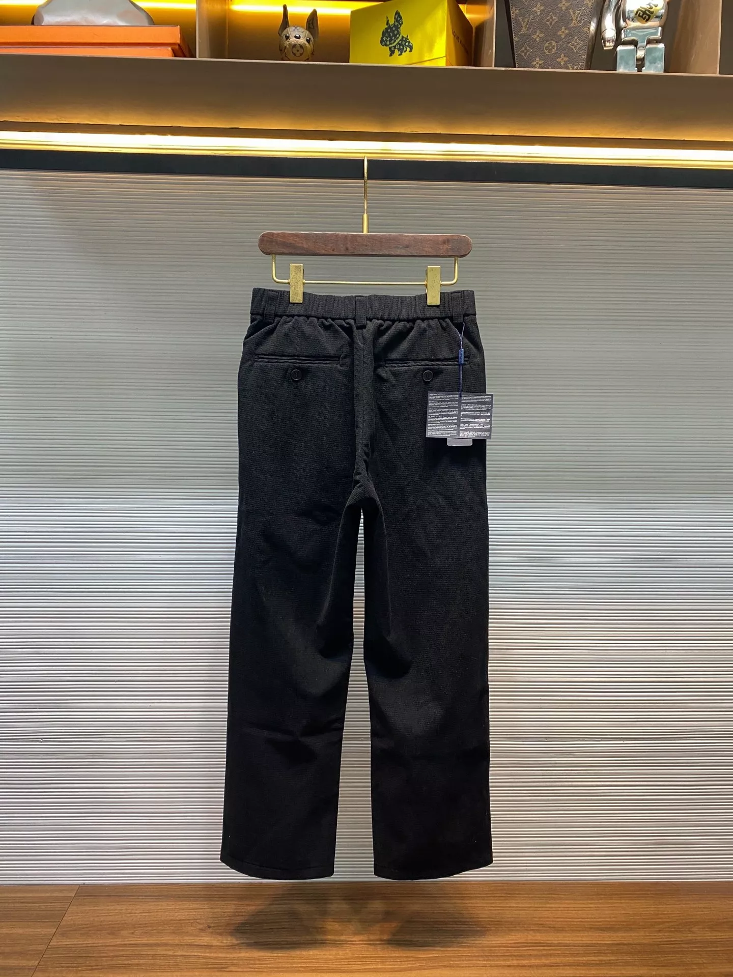프라다 블랙 미세 체크 텍스처 기모 일자핏 밴딩 팬츠 상세 이미지 6