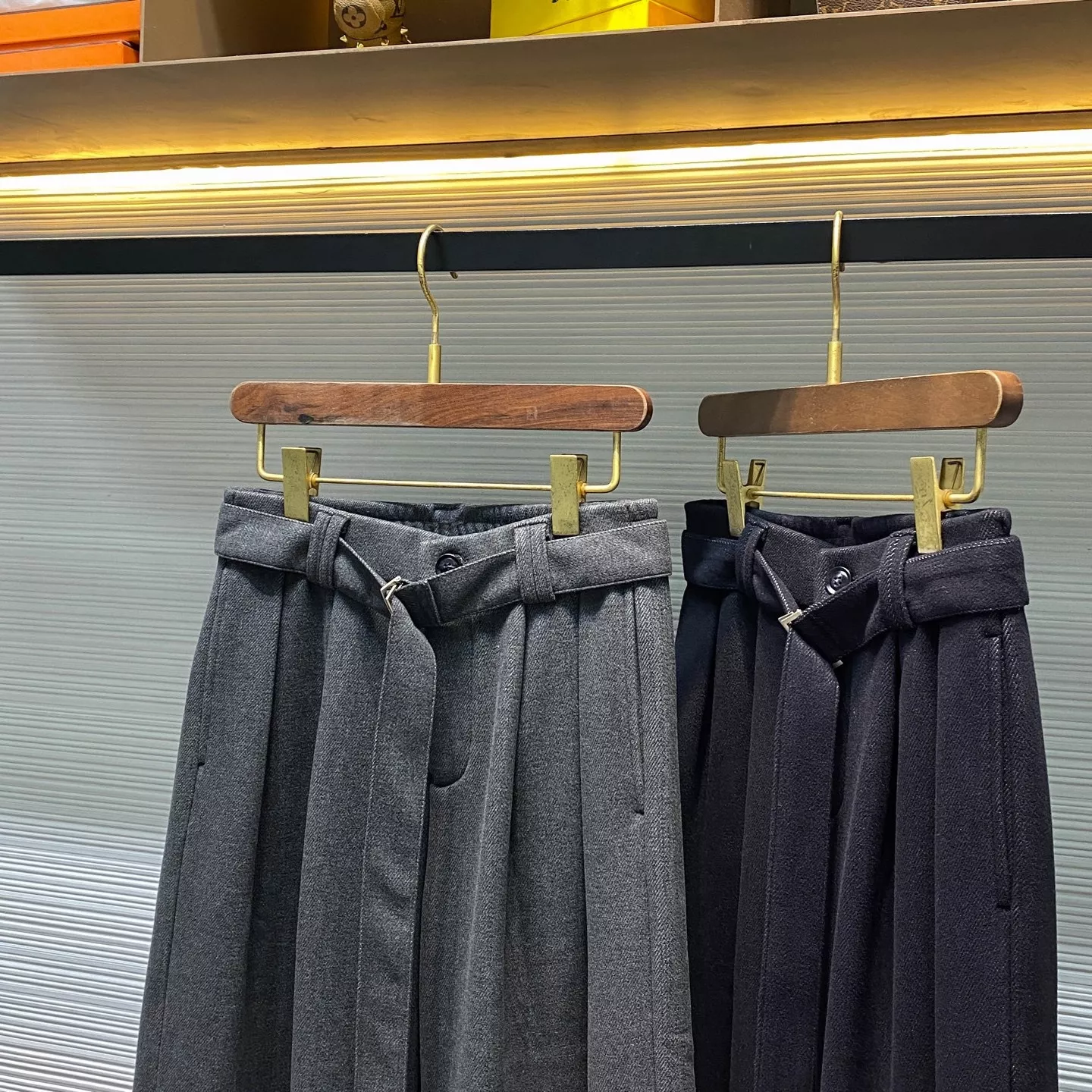 발렌티노 VLTN 로고 허리벨트 와이드 기모 코튼 팬츠 상세 이미지 3
