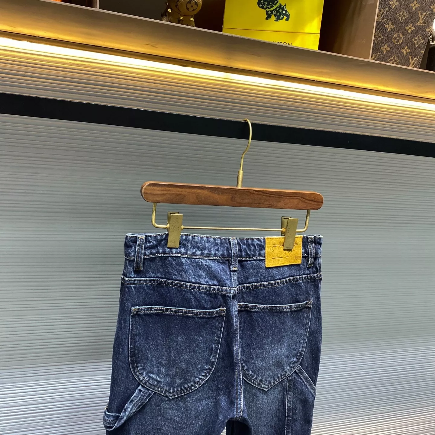 루이비통 블루 워싱 그라데이션 모노그램 공방 데님 팬츠 상세 이미지 7