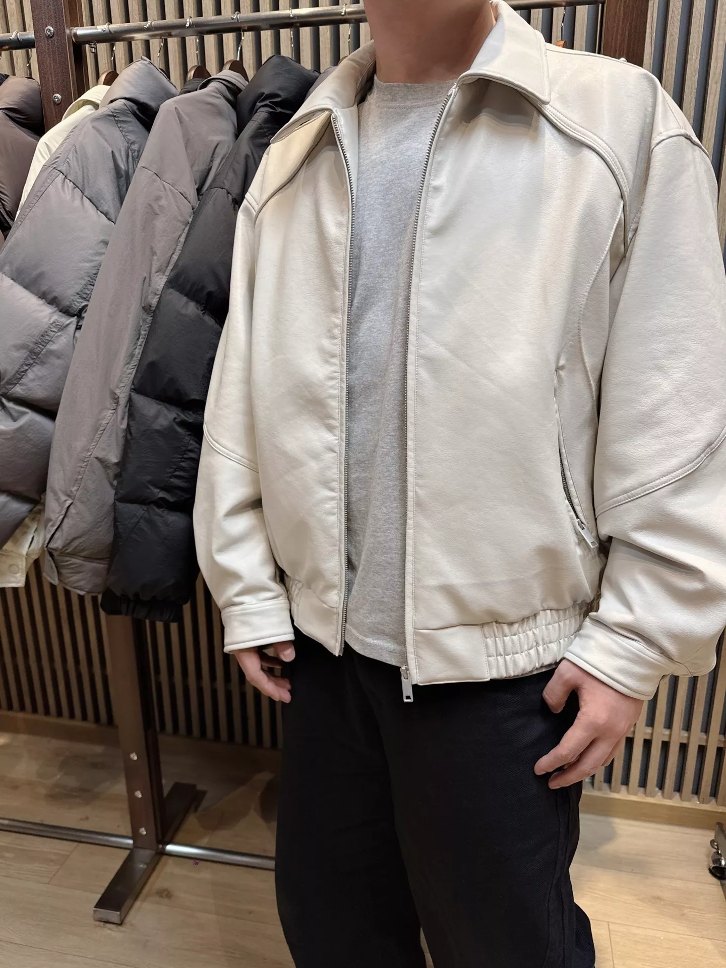 보테가베네타 환경친화PU카라집업다운가죽재킷 상세 이미지 20
