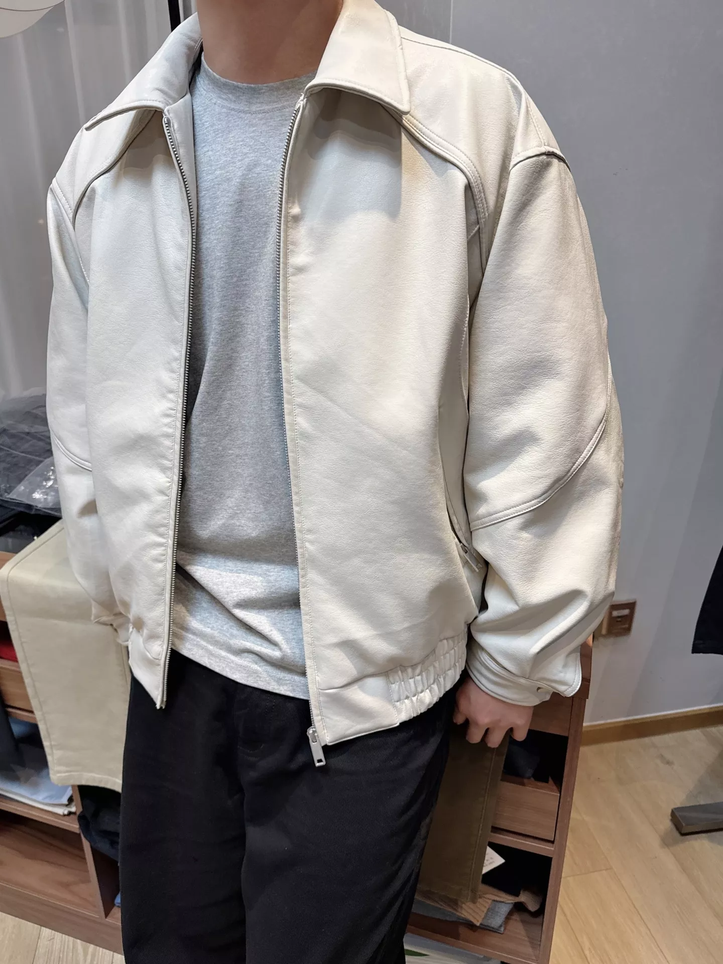 보테가베네타 환경친화PU카라집업다운가죽재킷 상세 이미지 21