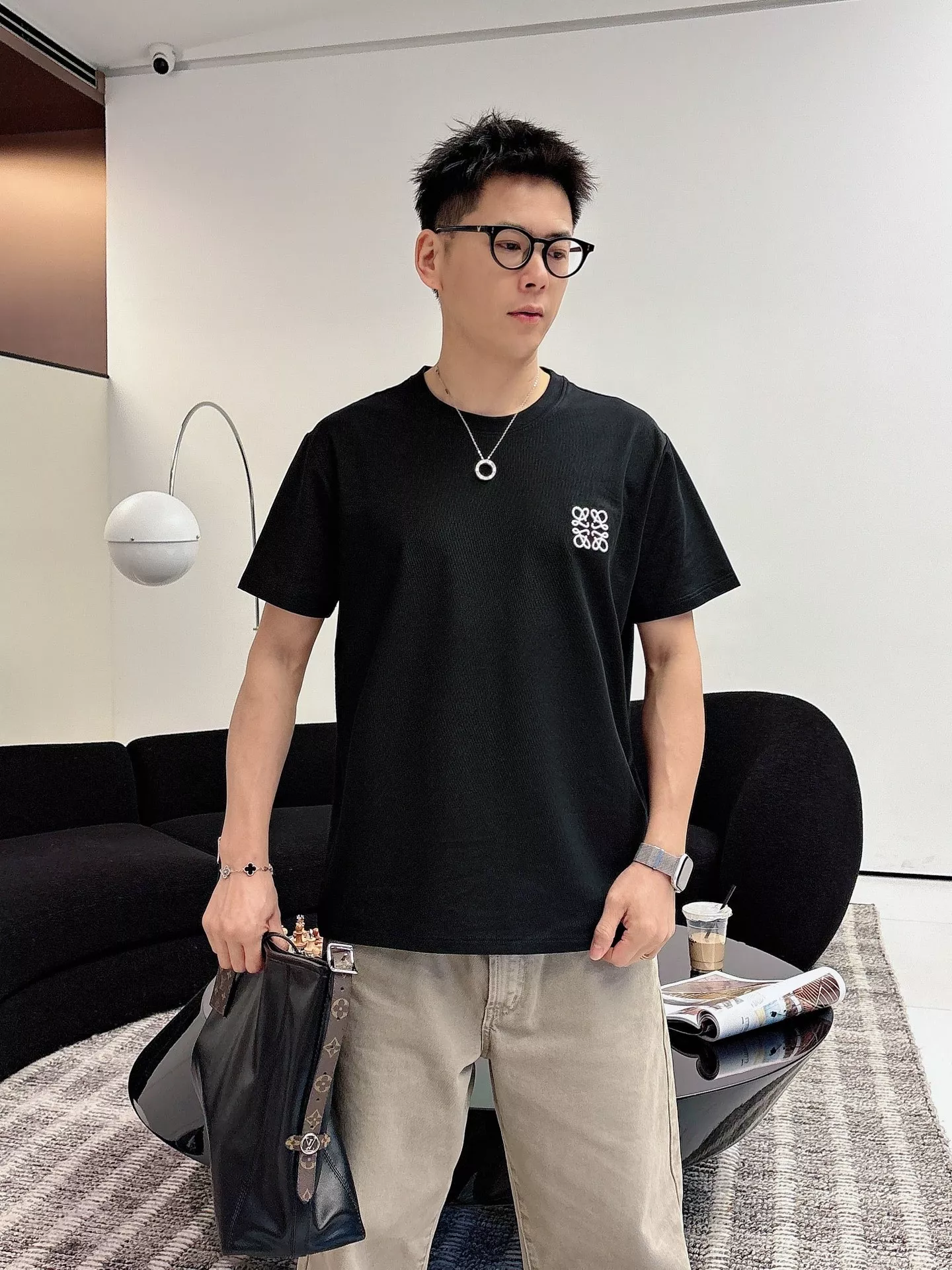 로에베 라운드넥 로고 자수 코튼 반팔 티셔츠 상세 이미지 21