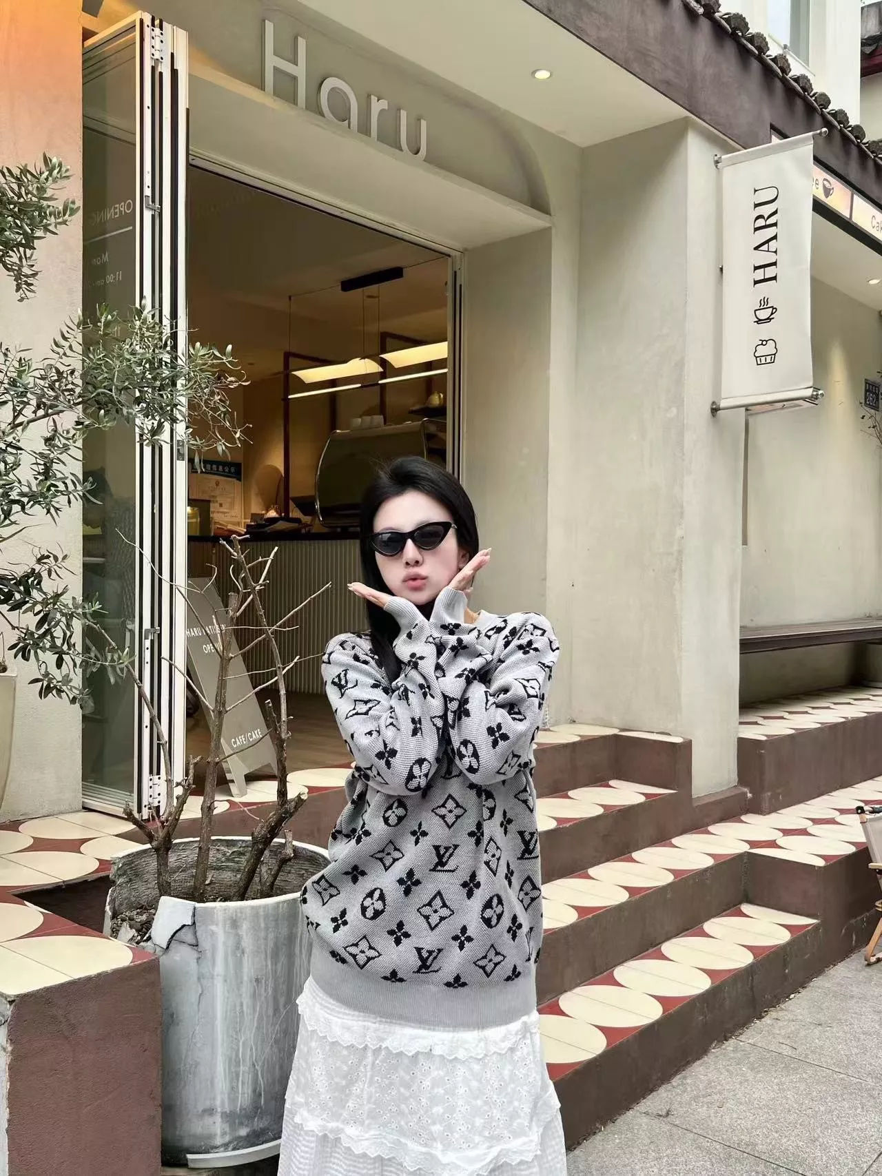 루이비통 모노그램 자카드 라운드넥 니트 스웨터 상세 이미지 19