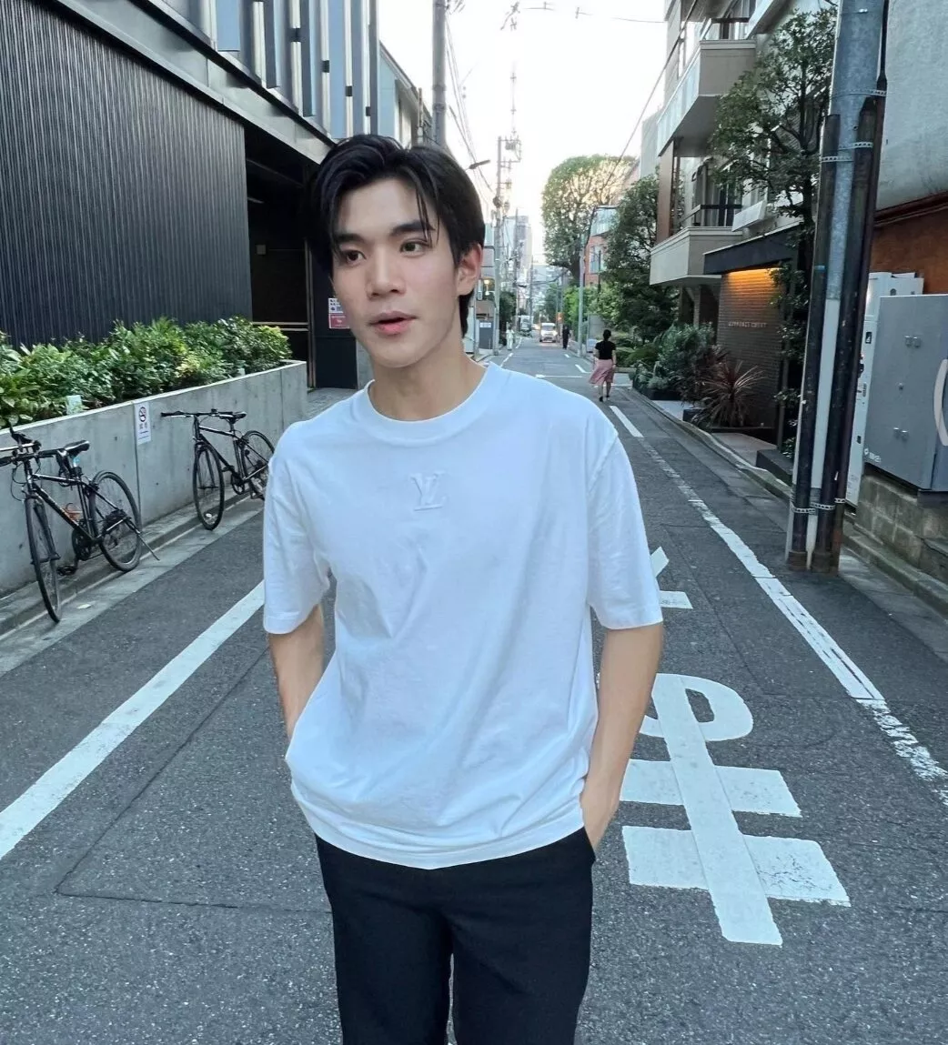 루이비통 LV 엠보 로고 코튼 라운드넥 반소매 티셔츠 상세 이미지 21