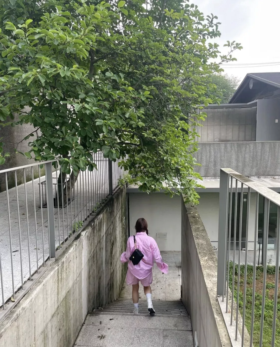 불가리 세르펜티 리버스 스몰 퀼팅 숄더백 상세 이미지 12