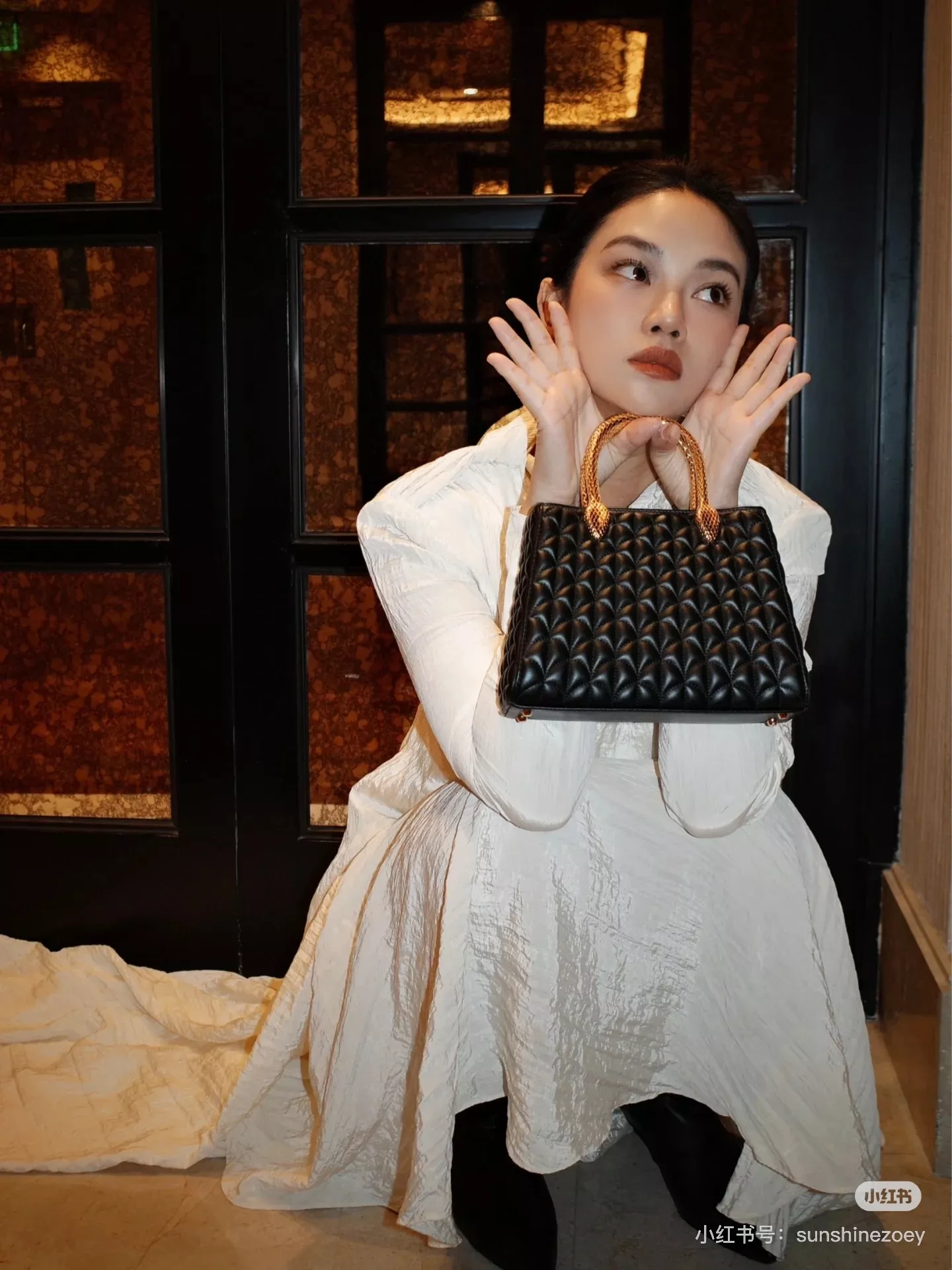 불가리 세르펜티 듀오 카라콜라 마틀라세 토트백 상세 이미지 30