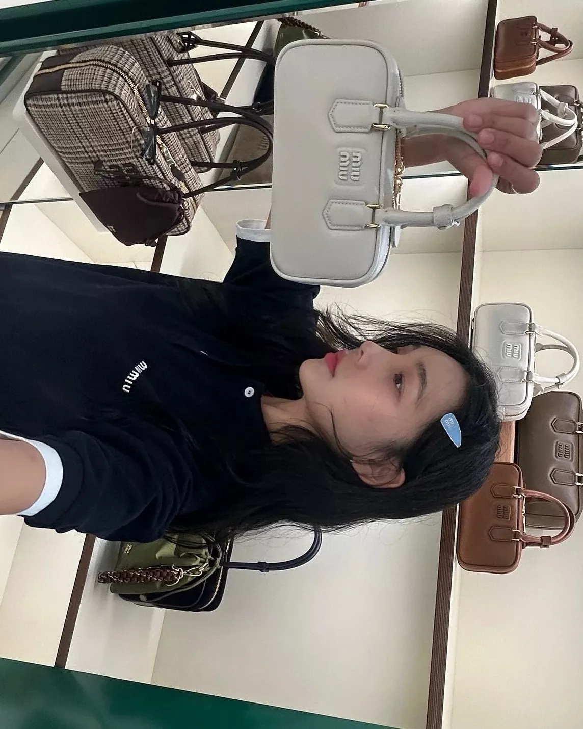 미우미우 아르카디 가죽 미니 핸드백 상세 이미지 45