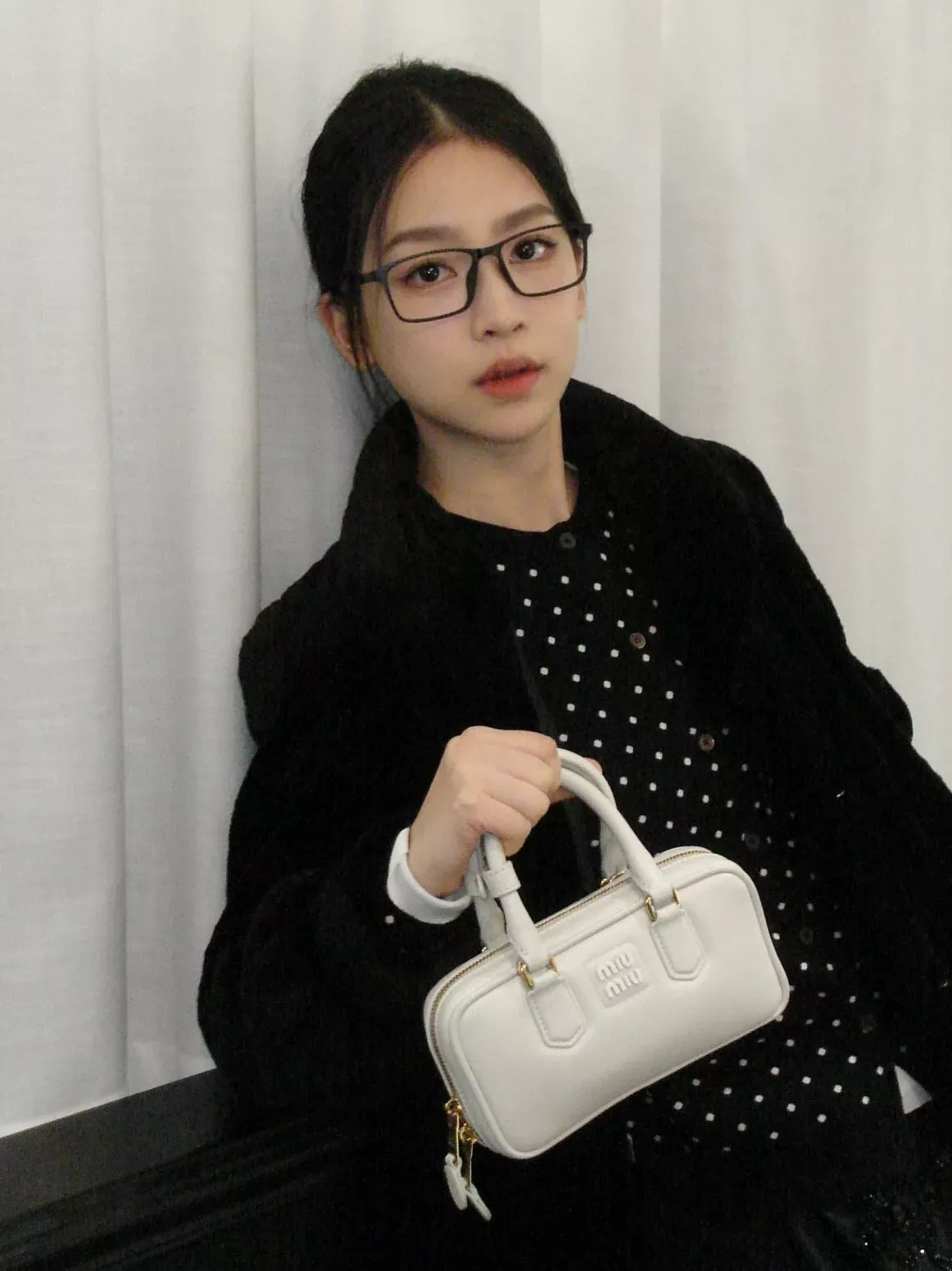 미우미우 아르카디 가죽 미니 핸드백 상세 이미지 39