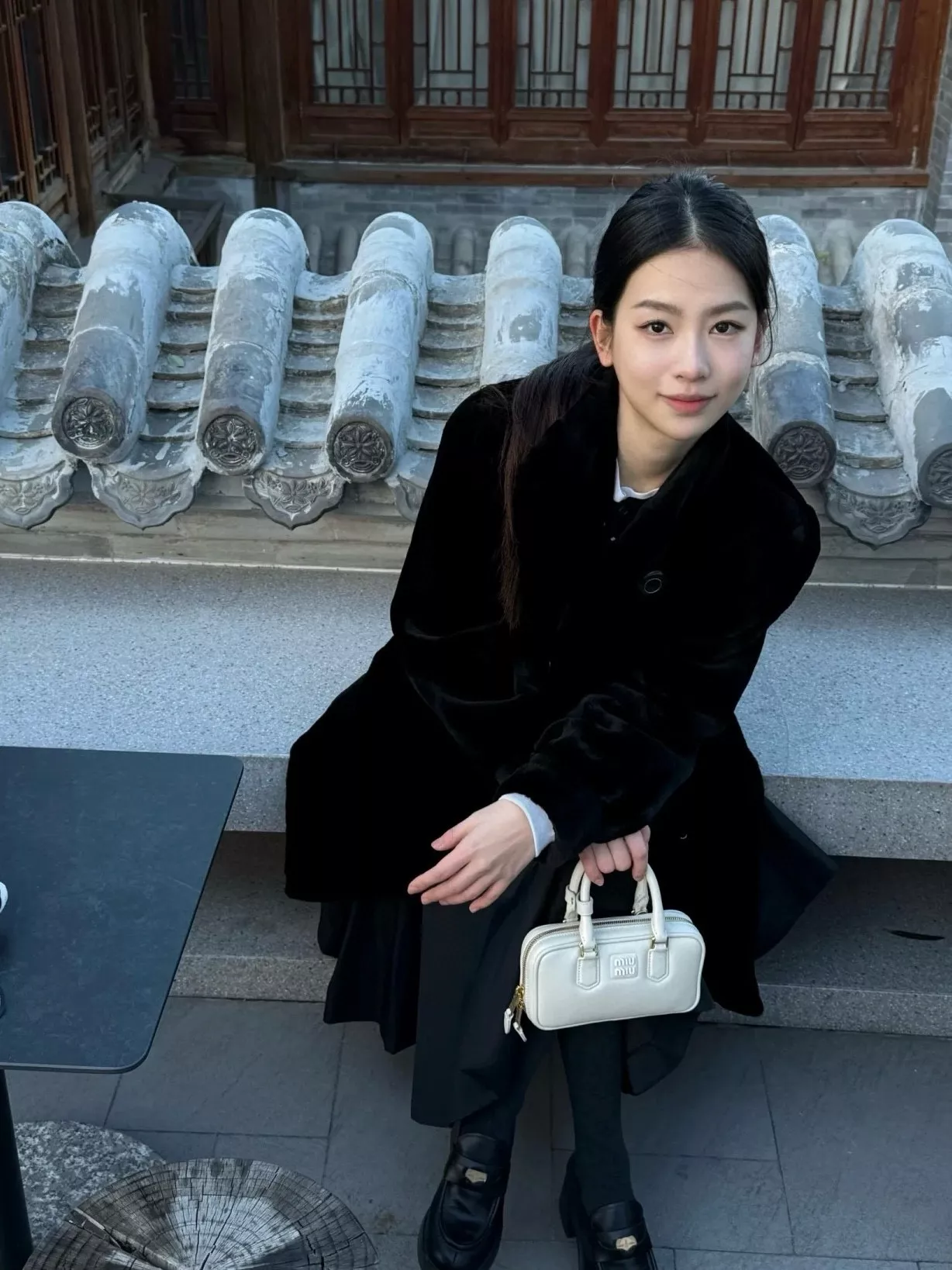 미우미우 아르카디 가죽 미니 핸드백 상세 이미지 37