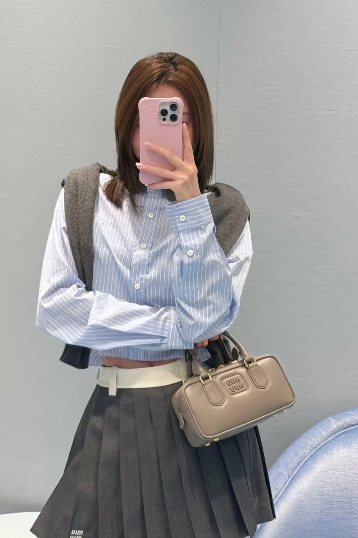 미우미우 아르카디 스몰 레더 탑핸들 백 상세 이미지 32